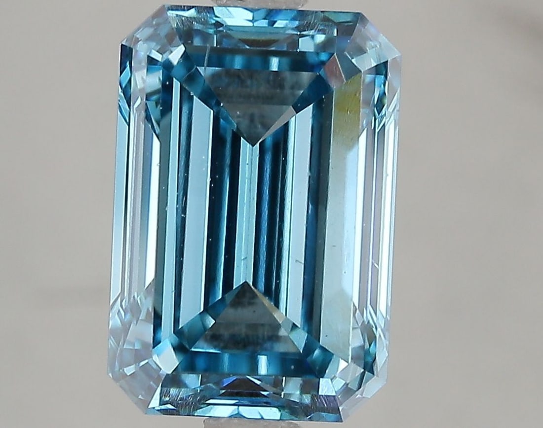Loose Lab Diamond - IGI Emerald 5.0ct Fancy Vivid Blue VS2: Loose Lab Diamond - IGI Emerald 5.0ct Fancy Vivid Blue VS2 This listing features Loose Lab Diamond - IGI Emerald 5.0ct Fancy Vivid Blue VS2. Item specifics are provided below. Item Specifics: Source: