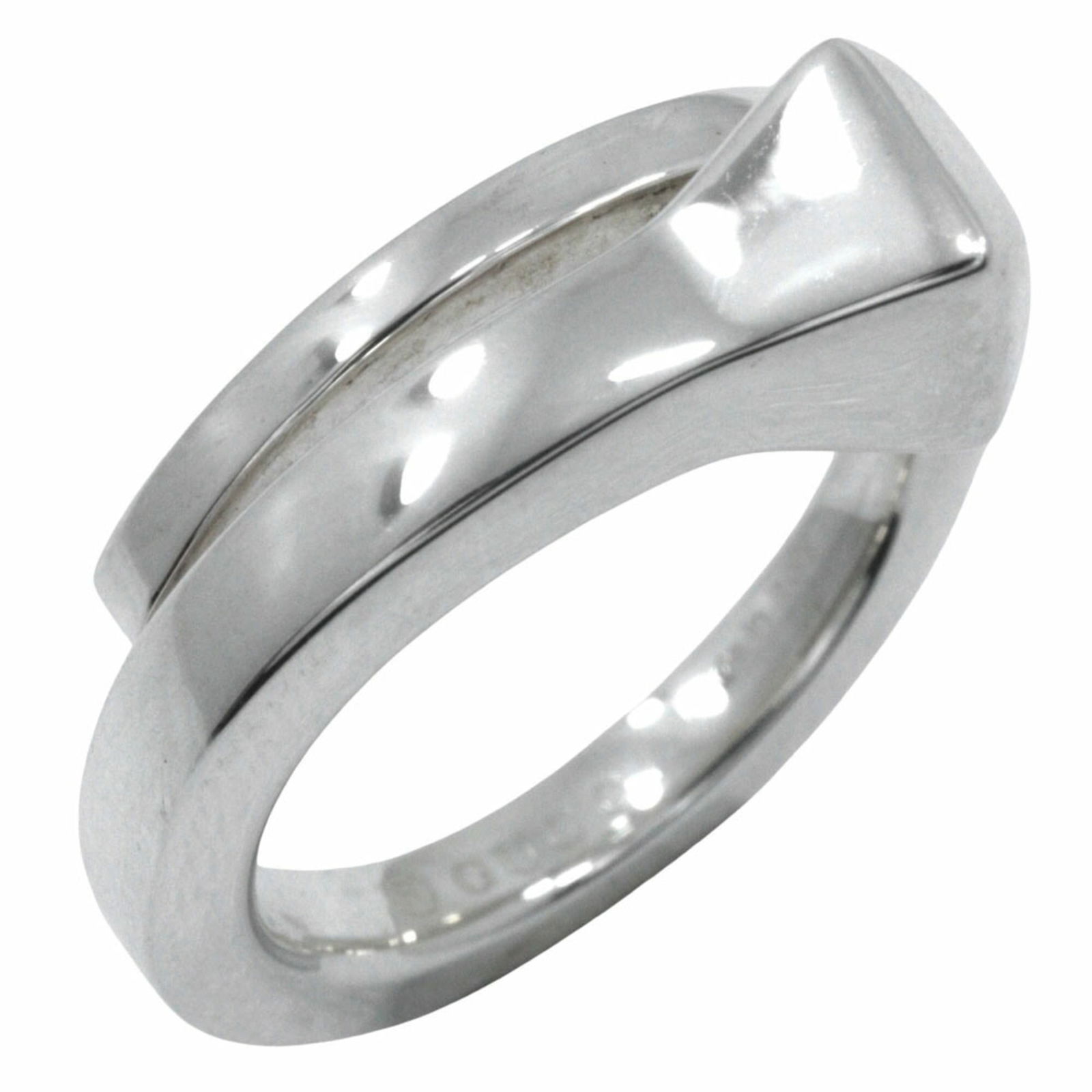 925 Gucci Band Ring Silver: 925 Gucci Band Ring Silver This listing features 925 Gucci Band Ring Silver. Item specifics are provided below. Item Specifics: Brand: Gucci Type: Band Ring Gender: Women Color: Silver Material: Silve
