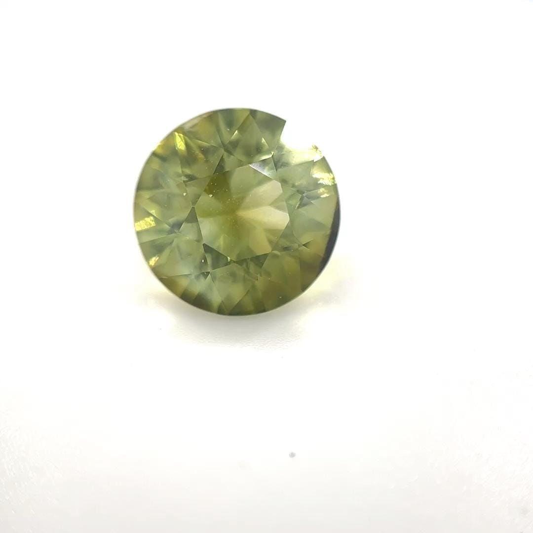 Loose Tourmaline Gemstone - Round 3.9ct Green SI: Loose Tourmaline Gemstone - Round 3.9ct Green SI This listing features Loose Tourmaline Gemstone - Round 3.9ct Green SI. Item specifics are provided below. Item Specifics: Type: Tourmaline Carat: 3.9