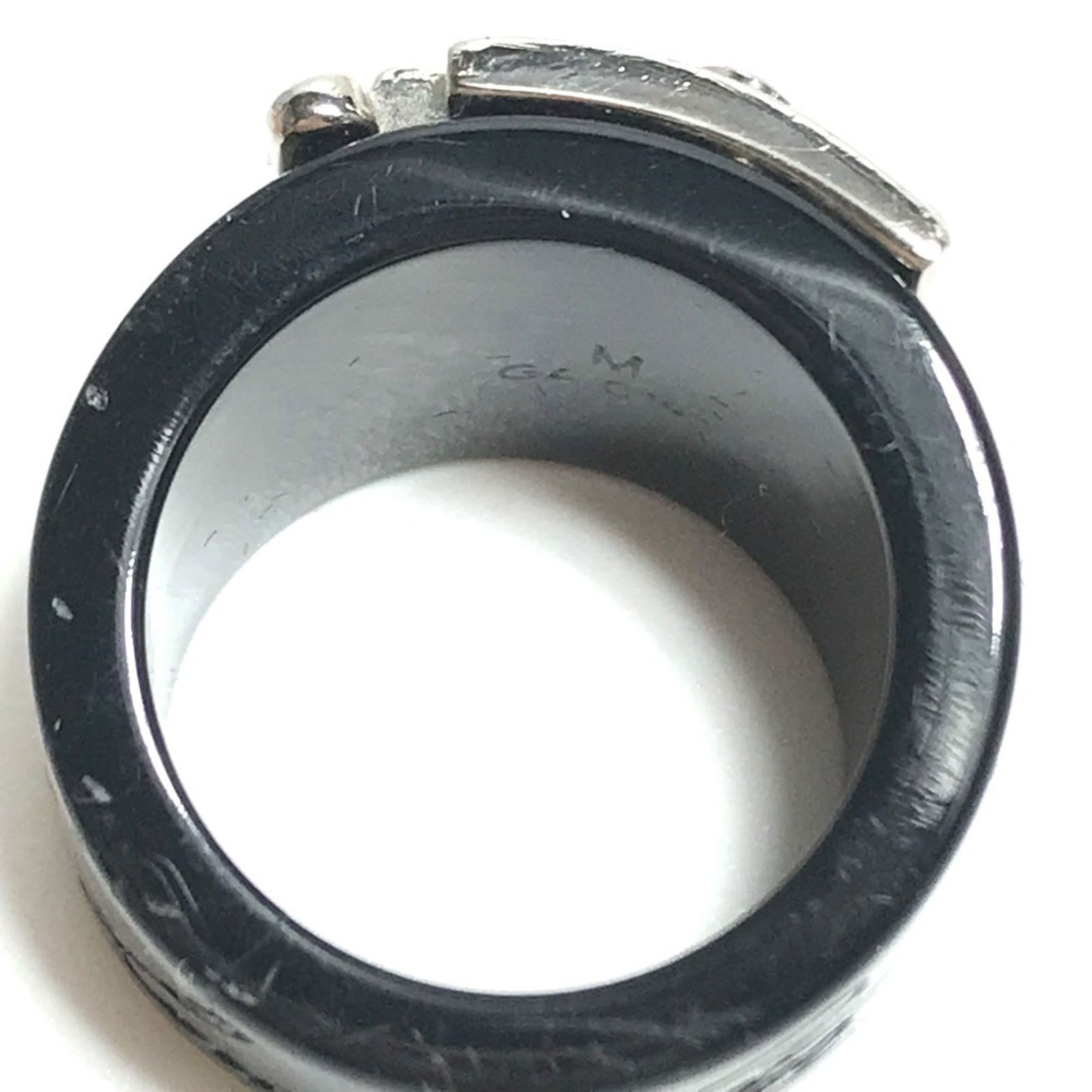 Plastic Louis Vuitton Band Ring - 7