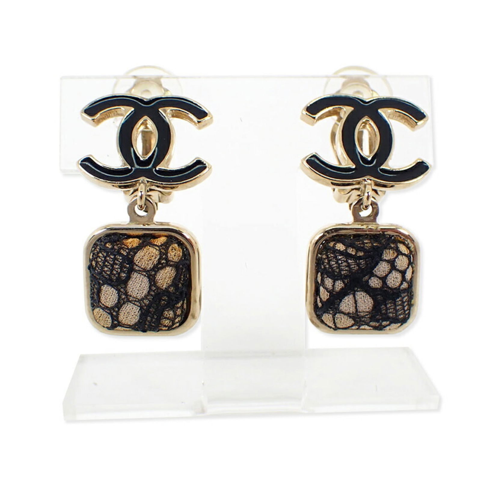 Plating Chanel Clip Earrings Gold: Plating Chanel Clip Earrings Gold This listing features Plating Chanel Clip Earrings Gold. Item specifics are provided below. Item Specifics: Brand: Chanel Type: Clip Earrings Gender: Women