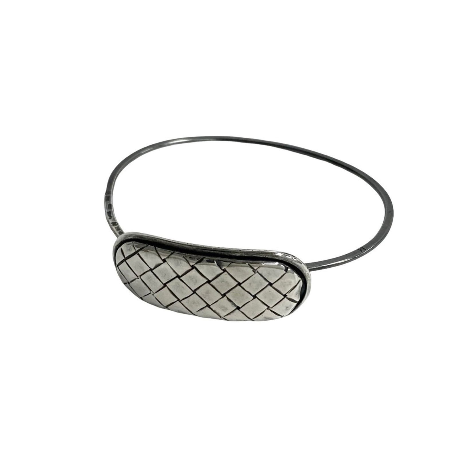 Alloy Bottega Veneta Charm Bracelet: Alloy Bottega Veneta Charm Bracelet This listing features Alloy Bottega Veneta Charm Bracelet. Item specifics are provided below. Item Specifics: Brand: Bottega Veneta Type: Charm Bracelet Gender: