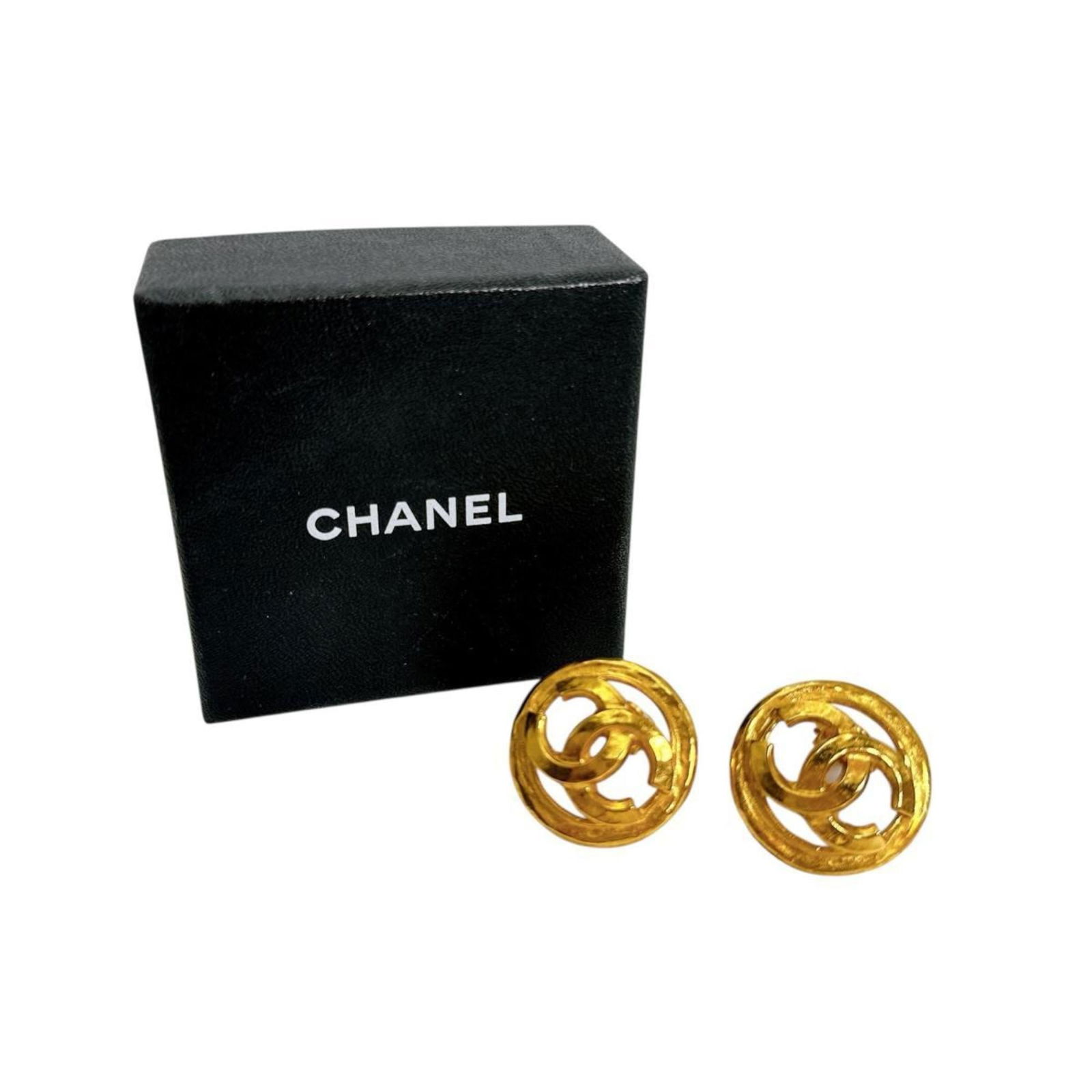 Metal Chanel Clip Earrings (1 of 6)
