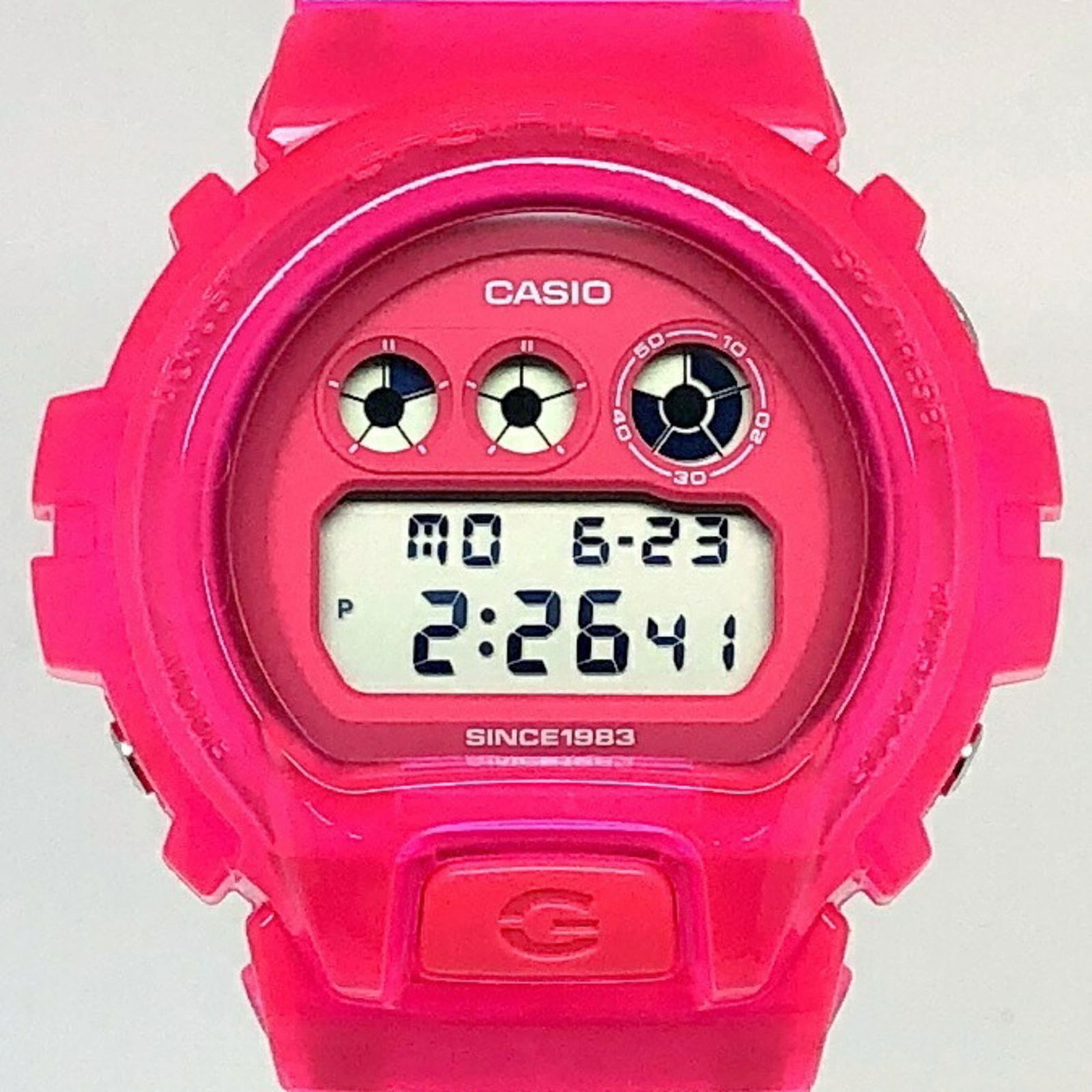 Wristwatch Casio: Wristwatch Casio This listing features Wristwatch Casio. Item specifics are provided below. Item Specifics: Brand: Casio Type: Wristwatch Gender: Men,Women,Unisex Display: Digital Color: Pink