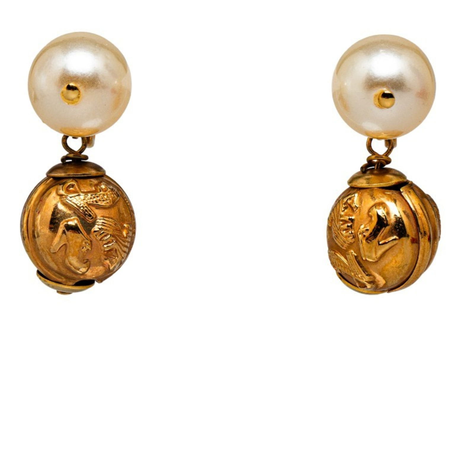 Plating Salvatore Ferragamo Clip Earrings Gold: Plating Salvatore Ferragamo Clip Earrings Gold This listing features Plating Salvatore Ferragamo Clip Earrings Gold. Item specifics are provided below. Item Specifics: Brand: Salvatore Ferragamo