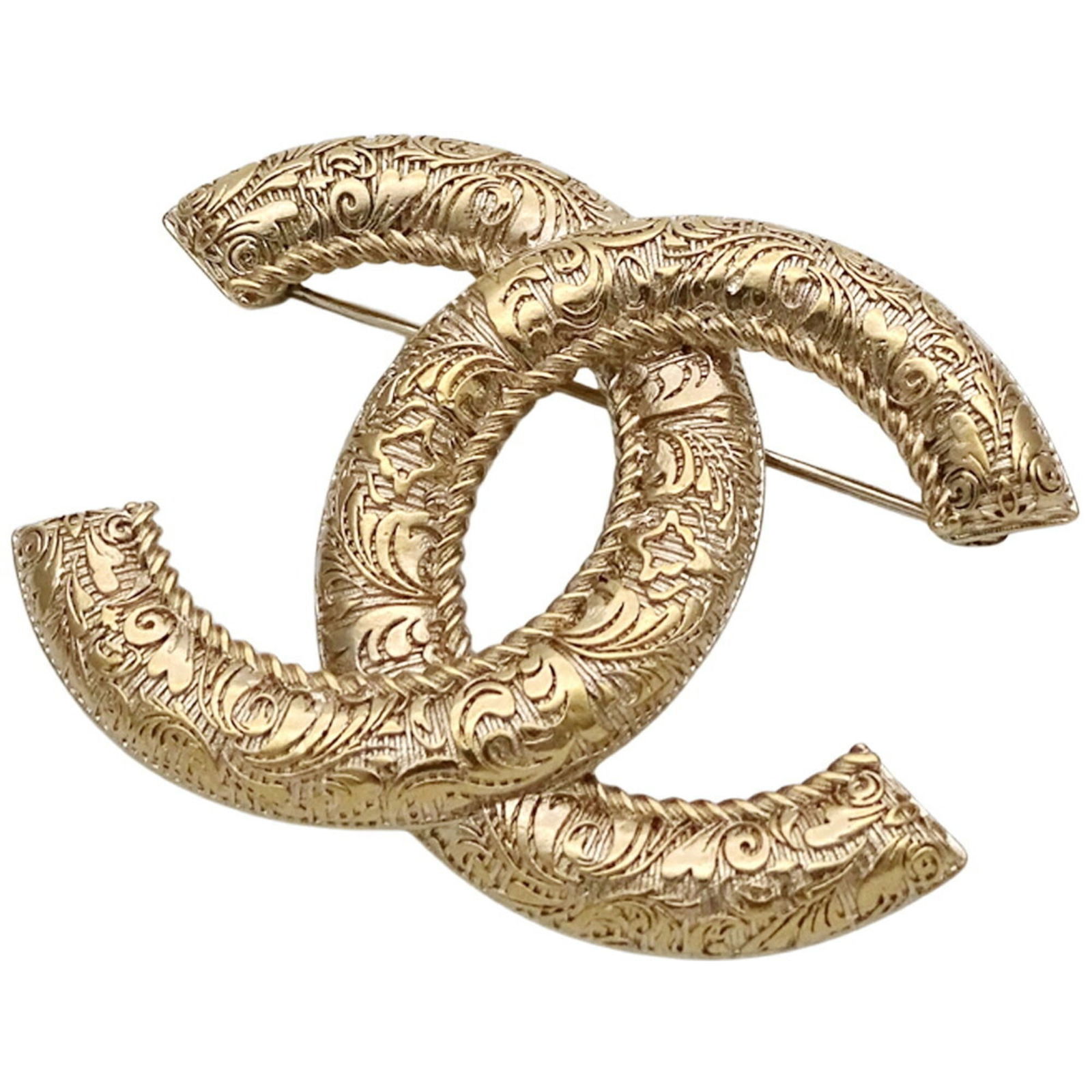 Metal Chanel Brooch: Metal Chanel Brooch This listing features Metal Chanel Brooch. Item specifics are provided below. Item Specifics: Brand: Chanel Type: Brooch Gender: Women Material: Metal Color: Gold Size (Hxwxd):