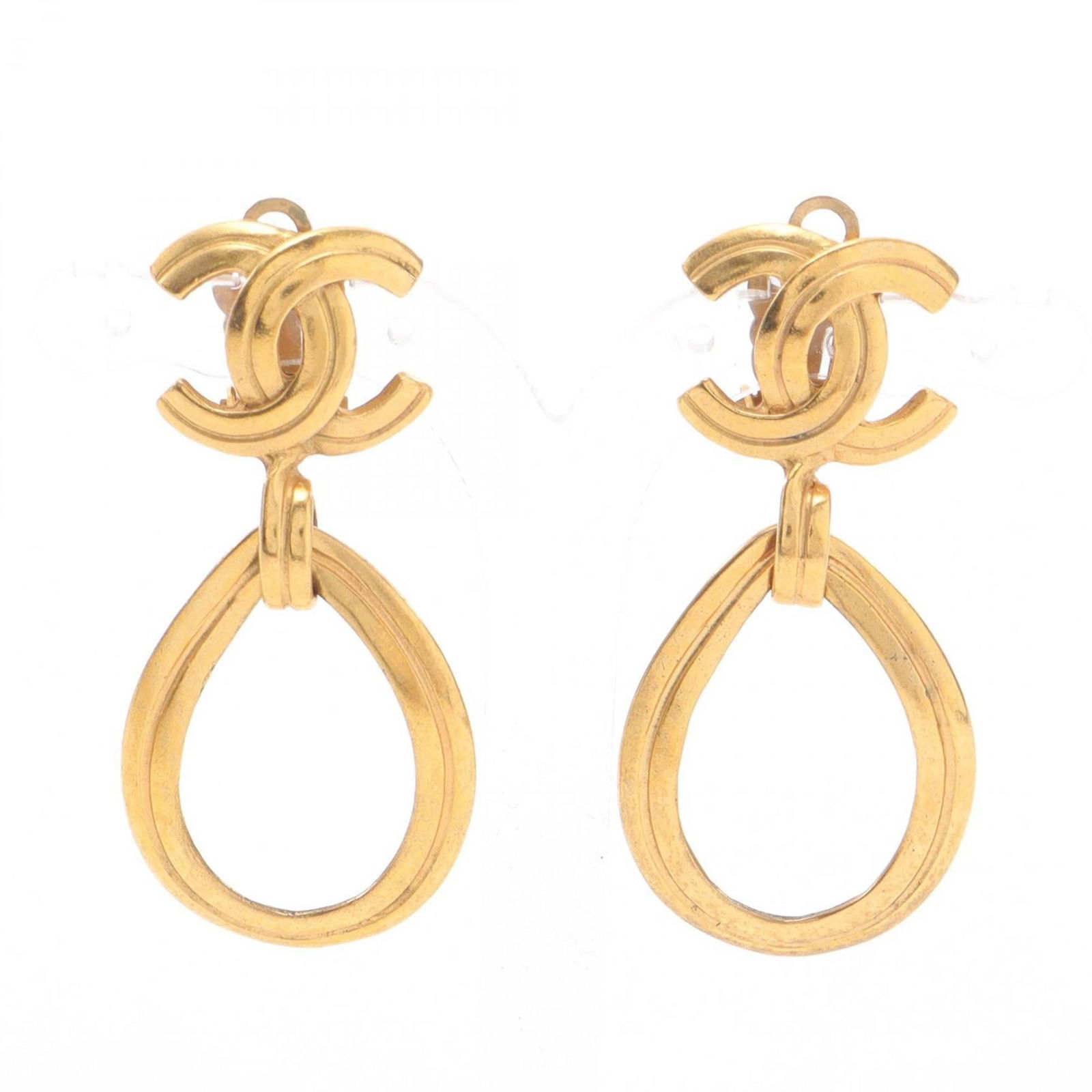 Plating Chanel Clip Earrings Gold: Plating Chanel Clip Earrings Gold This listing features Plating Chanel Clip Earrings Gold. Item specifics are provided below. Item Specifics: Brand: Chanel Type: Clip Earrings Gender: Women