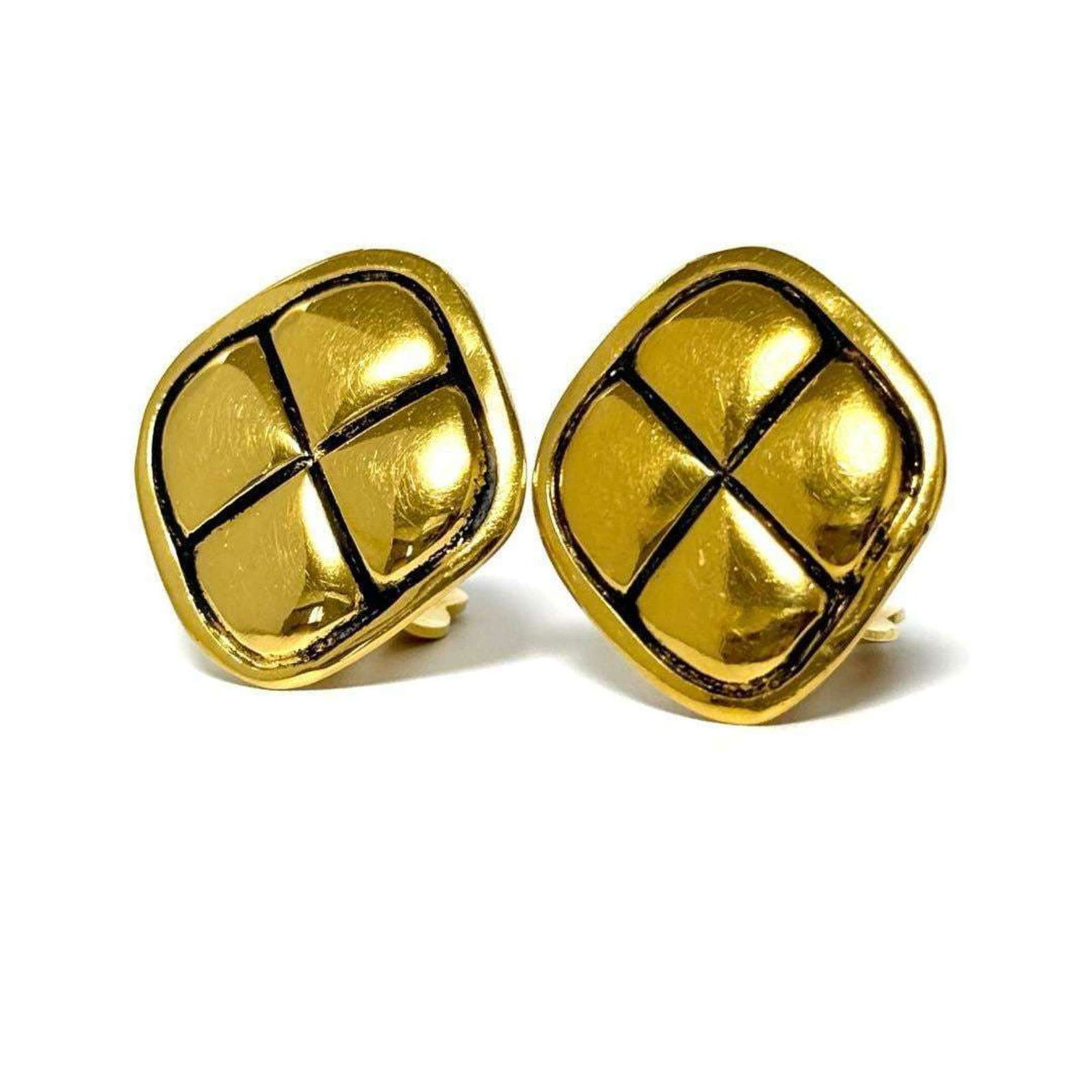 Metal Chanel Clip Earrings: Metal Chanel Clip Earrings This listing features Metal Chanel Clip Earrings. Item specifics are provided below. Item Specifics: Brand: Chanel Type: Clip Earrings Gender: Women Material: Metal