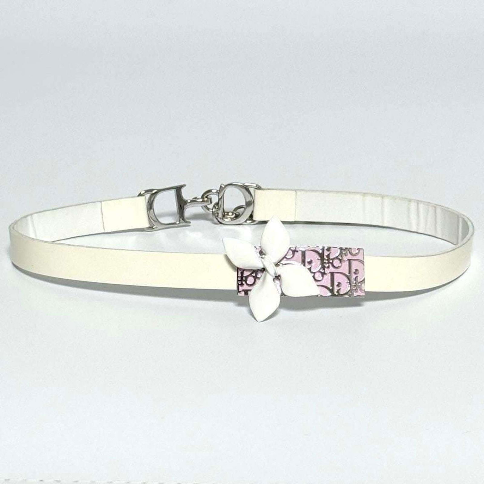 Flower Christian Dior Women's Choker Necklace Trotter: Flower Christian Dior Women's Choker Necklace Trotter This listing features Flower Christian Dior Women's Choker Necklace Trotter. Item specifics are provided below. Item Specifics: Brand: Christian