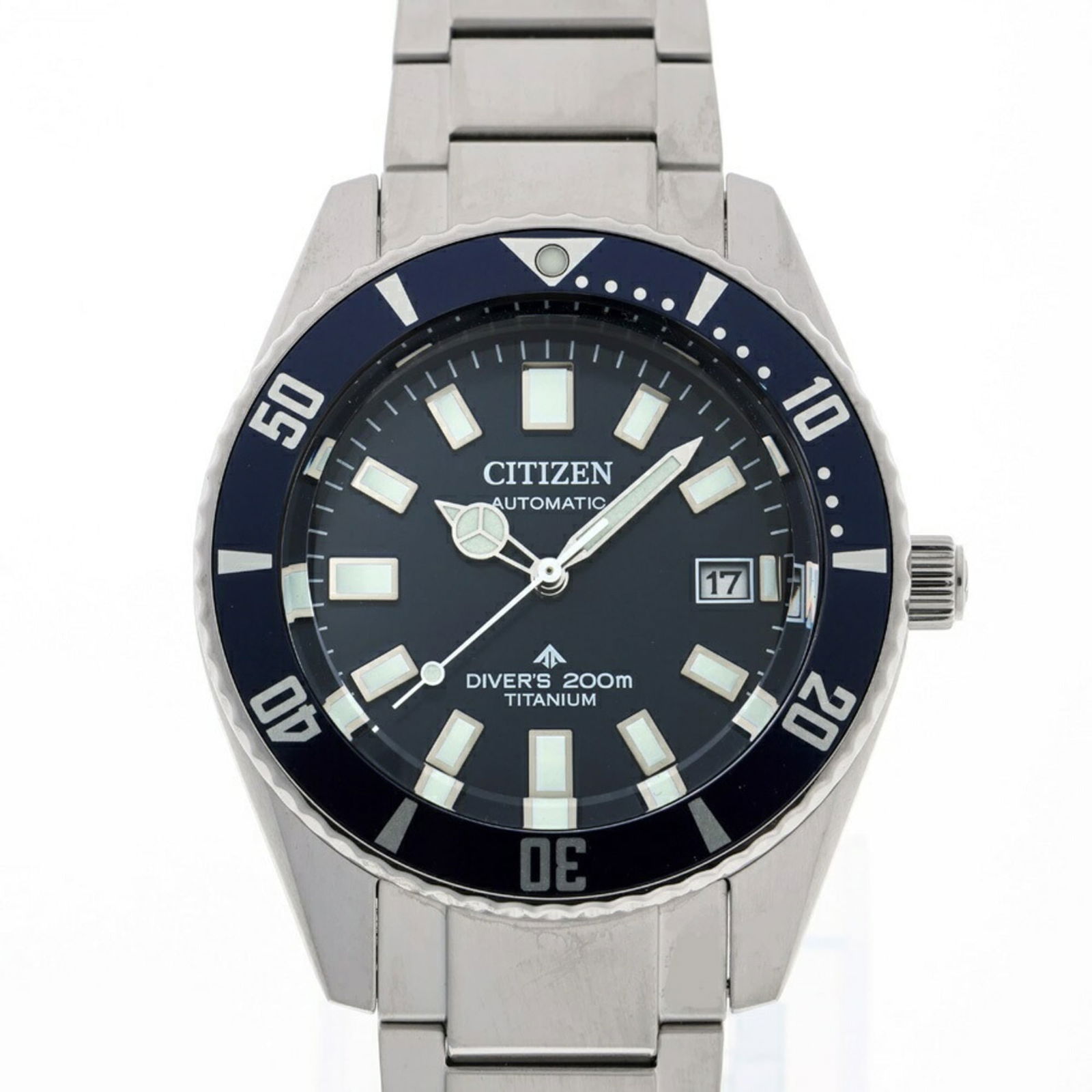 Wristwatch Citizen: Wristwatch Citizen This listing features Wristwatch Citizen. Item specifics are provided below. Item Specifics: Brand: Citizen Type: Wristwatch Gender: Men Material (Case): Titanium Color (Dial):