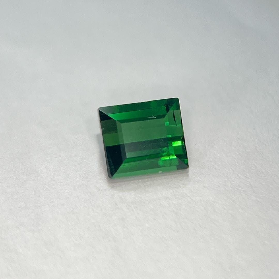 Loose Tourmaline Gemstone - Baguette 1.94ct Green SI: Loose Tourmaline Gemstone - Baguette 1.94ct Green SI This listing features Loose Tourmaline Gemstone - Baguette 1.94ct Green SI. Item specifics are provided below. Item Specifics: Type: Tourmaline