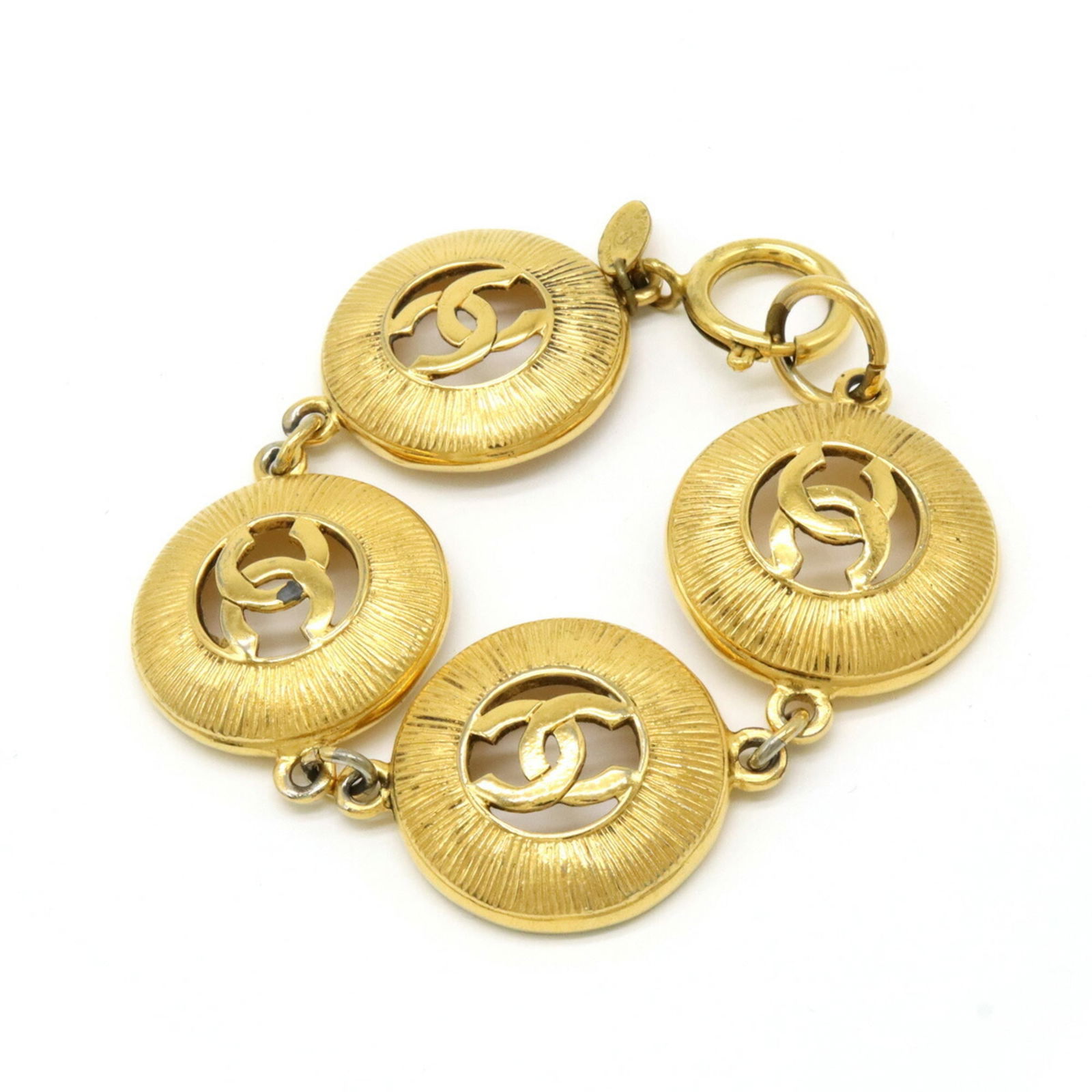 Plating Chanel Charm Bracelet Gold: Plating Chanel Charm Bracelet Gold This listing features Plating Chanel Charm Bracelet Gold. Item specifics are provided below. Item Specifics: Brand: Chanel Type: Charm Bracelet Material: Gold Platin