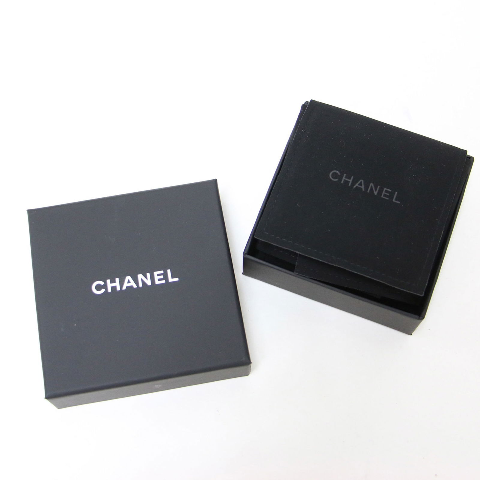 Earrings Chanel Stud - 4