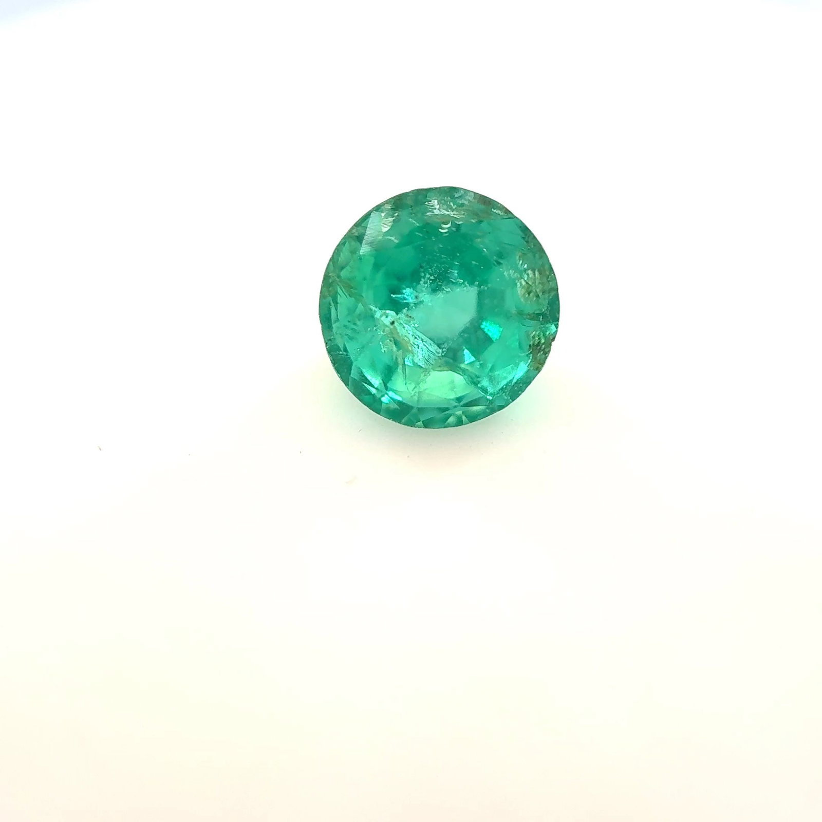 Loose Emerald Gemstone - Round 1.0ct Green MI: Loose Emerald Gemstone - Round 1.0ct Green MI This listing features Loose Emerald Gemstone - Round 1.0ct Green MI. Item specifics are provided below. Item Specifics: Type: Emerald Carat: 1.0 Cut: