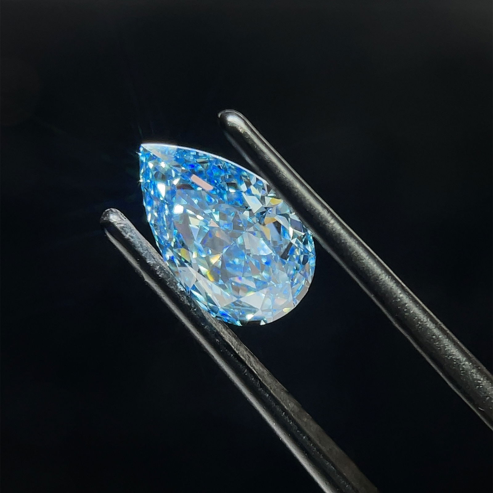 Loose Lab Diamond - IGI Pear 1.56ct Fancy Vivid Blue VS1: Loose Lab Diamond - IGI Pear 1.56ct Fancy Vivid Blue VS1 This listing features Loose Lab Diamond - IGI Pear 1.56ct Fancy Vivid Blue VS1. Item specifics are provided below. Item Specifics: Source: