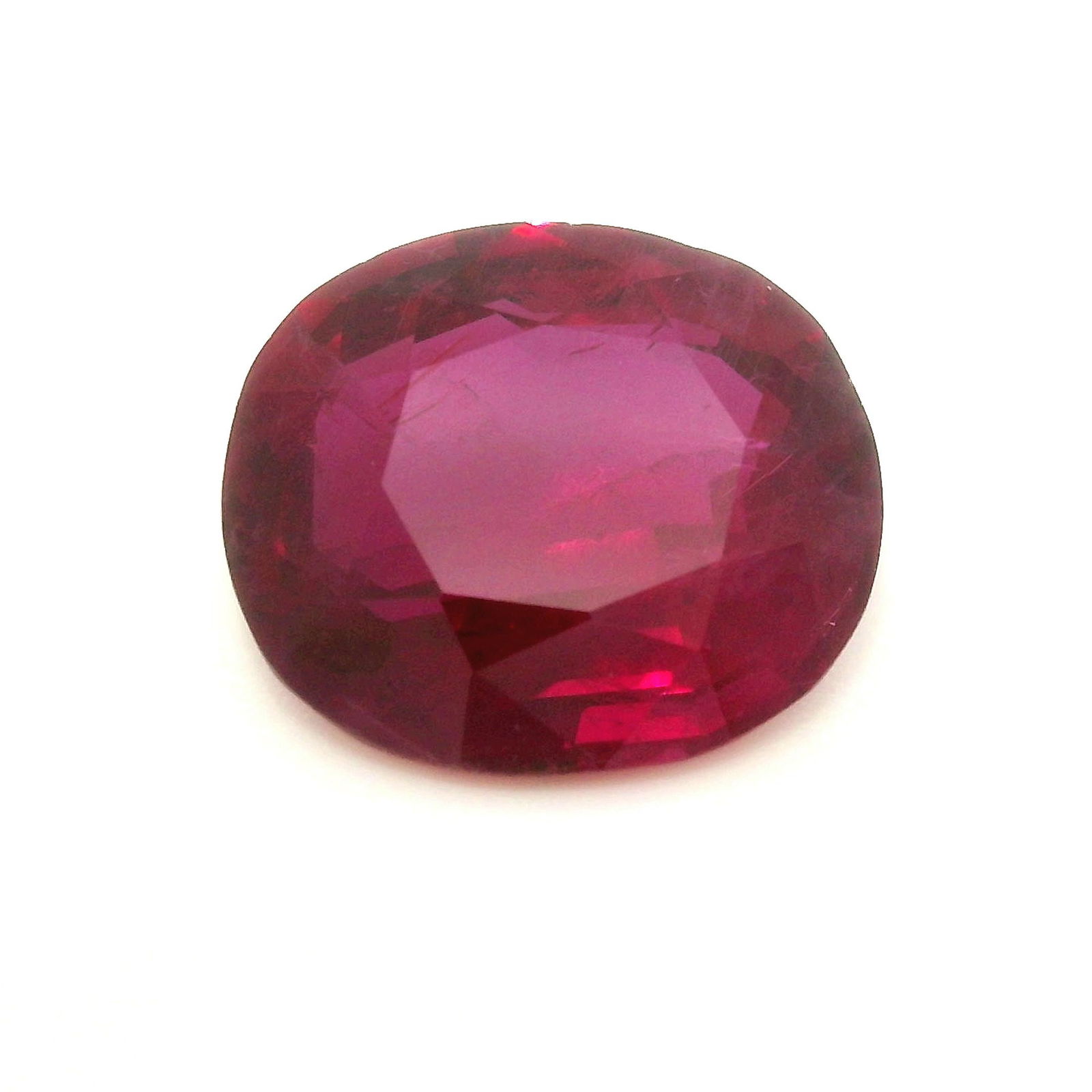 Loose Ruby Gemstone - GIA Oval 3.55ct Red SI: Loose Ruby Gemstone - GIA Oval 3.55ct Red SI This listing features Loose Ruby Gemstone - GIA Oval 3.55ct Red SI. Item specifics are provided below. Item Specifics: Type: Ruby Carat: 3.55 Cut: Faceted