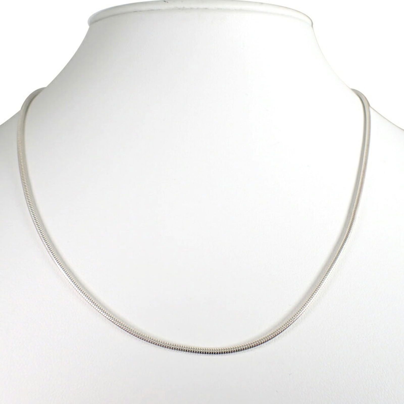 80cm TIFFANY 925 Snake Chain Necklace: 80cm TIFFANY 925 Snake Chain Necklace This listing features 80cm TIFFANY 925 Snake Chain Necklace. Item specifics are provided below. Item Specifics: Brand: Tiffany Necklace Type: Necklace Gender: Wom