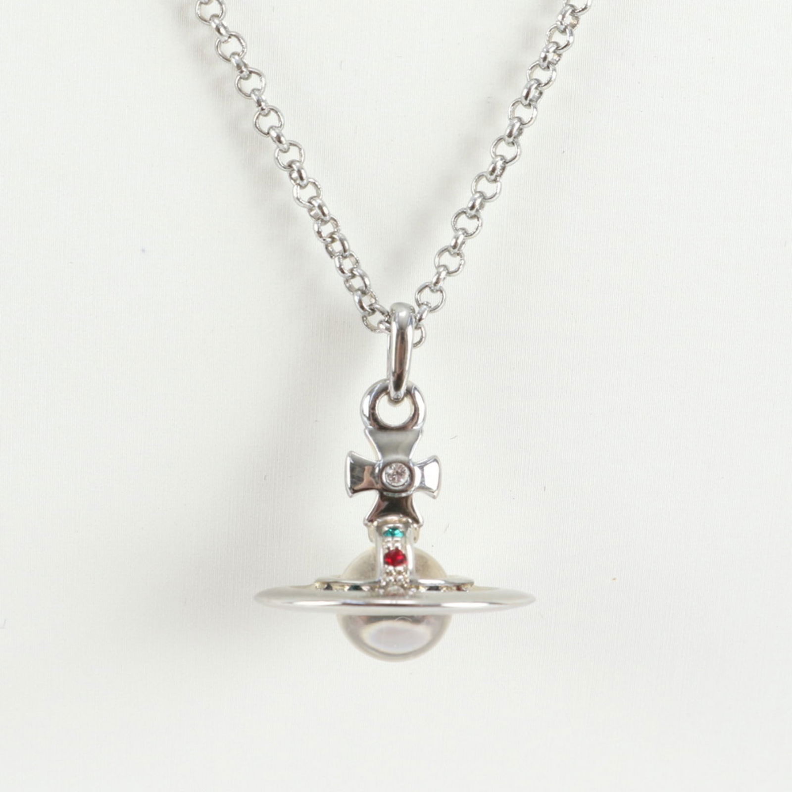 Women's Vivienne Westwood Ove Necklace Silver Accessory Brand: Women's Vivienne Westwood Ove Necklace Silver Accessory Brand This listing features Women's Vivienne Westwood Ove Necklace Silver Accessory Brand. Item specifics are provided below. Item Specifics: