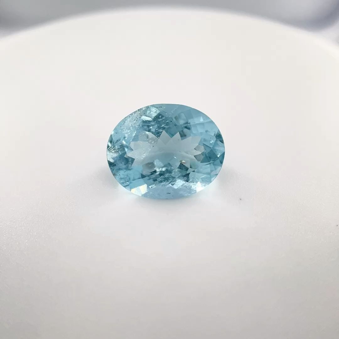 Loose Aquamarine Gemstone - Oval 3.76ct Blue SI: Loose Aquamarine Gemstone - Oval 3.76ct Blue SI This listing features Loose Aquamarine Gemstone - Oval 3.76ct Blue SI. Item specifics are provided below. Item Specifics: Type: Aquamarine Carat: 3.76