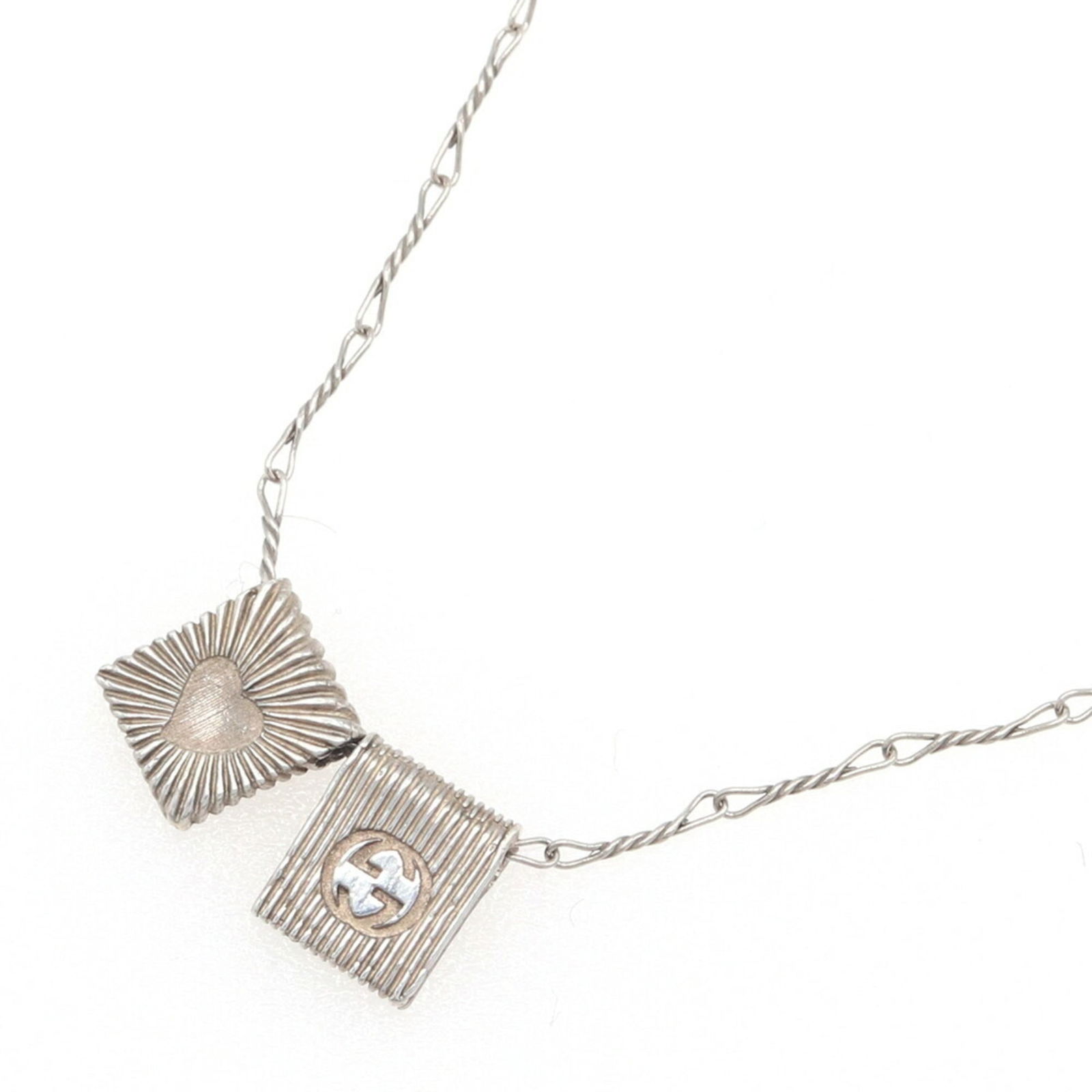 choker. Gucci necklace in sterling silver (925) with a heart pendant: choker. Gucci necklace in sterling silver (925) with a heart pendant This listing features choker. Gucci necklace in sterling silver (925) with a heart pendant. Item specifics are provided below. 