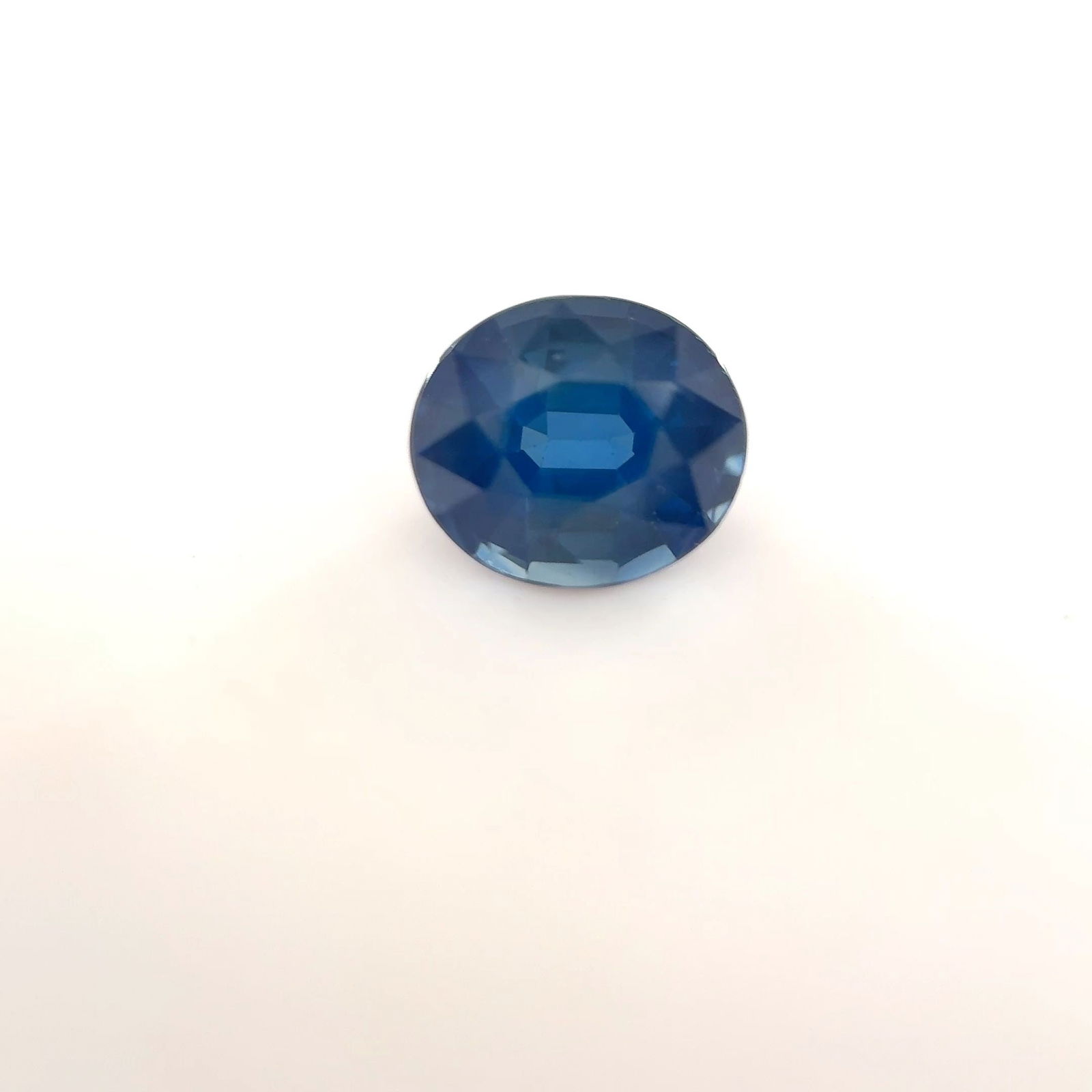 Loose Sapphire Gemstone - Oval 1.14ct Blue EC: Loose Sapphire Gemstone - Oval 1.14ct Blue EC This listing features Loose Sapphire Gemstone - Oval 1.14ct Blue EC. Item specifics are provided below. Item Specifics: Type: Sapphire Carat: 1.14 Cut:
