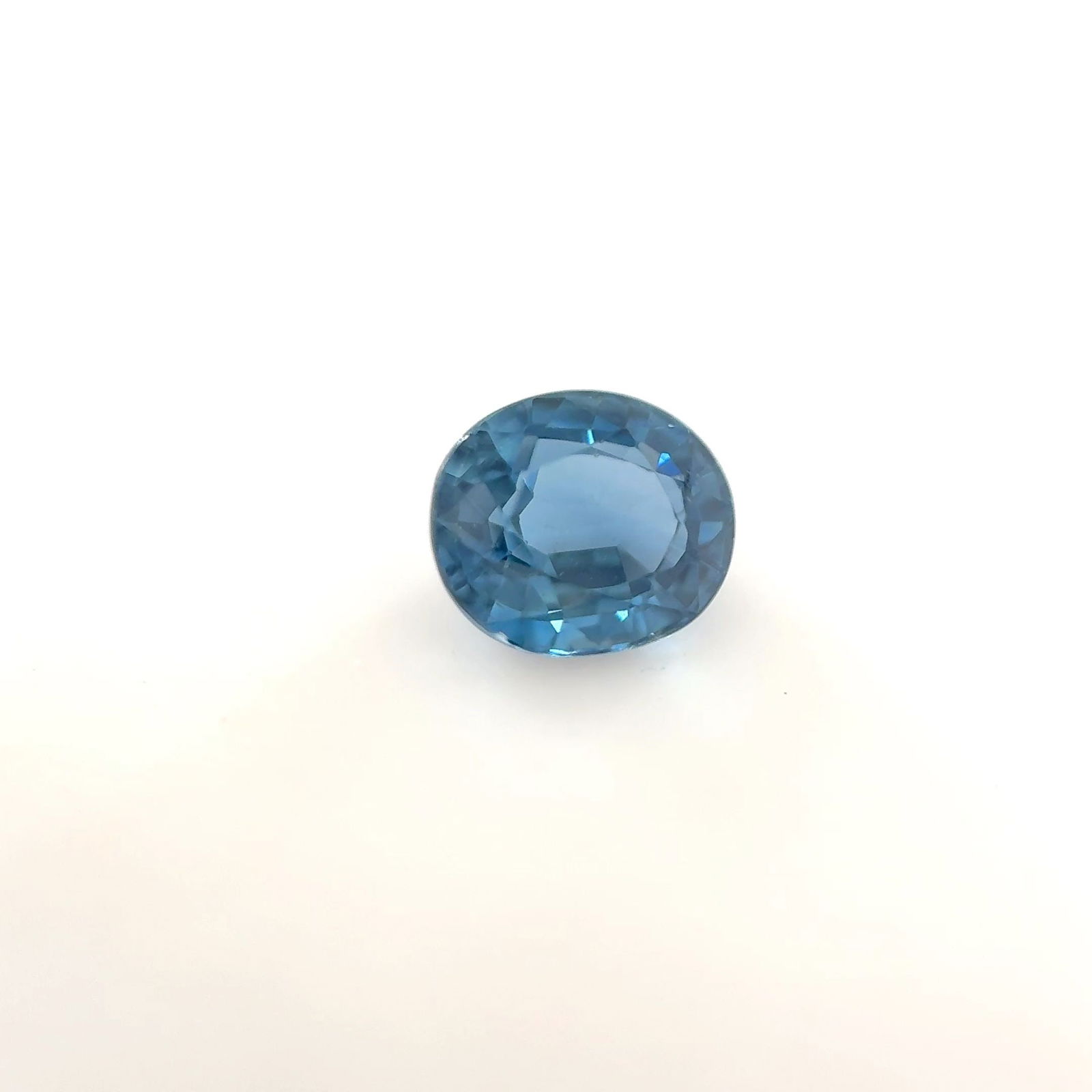 Loose Sapphire Gemstone - Oval 1.07ct Blue EC: Loose Sapphire Gemstone - Oval 1.07ct Blue EC This listing features Loose Sapphire Gemstone - Oval 1.07ct Blue EC. Item specifics are provided below. Item Specifics: Type: Sapphire Carat: 1.07 Cut: