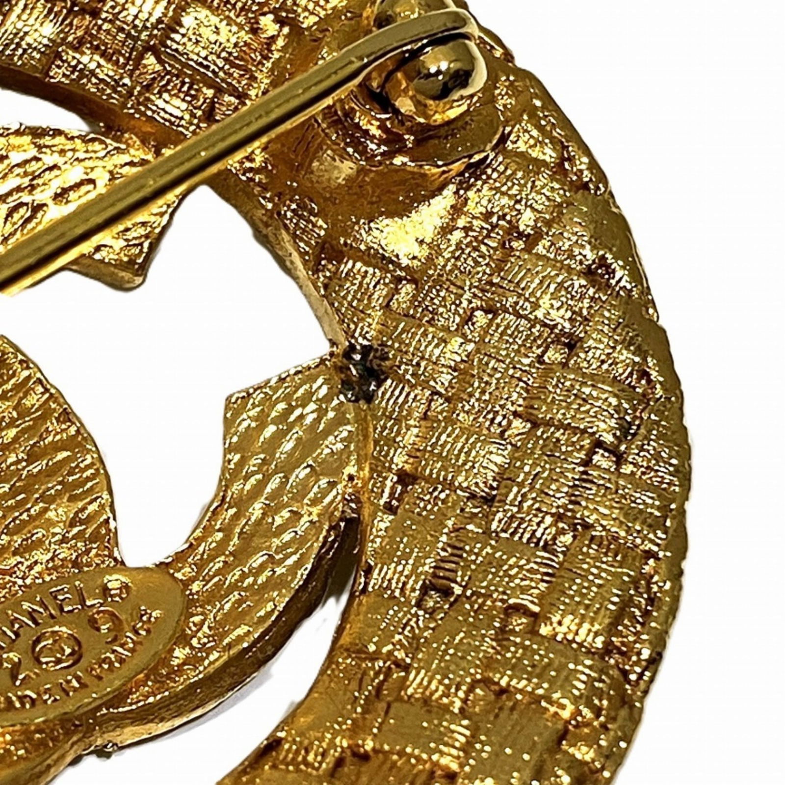 Plating Chanel Brooch Gold - 9