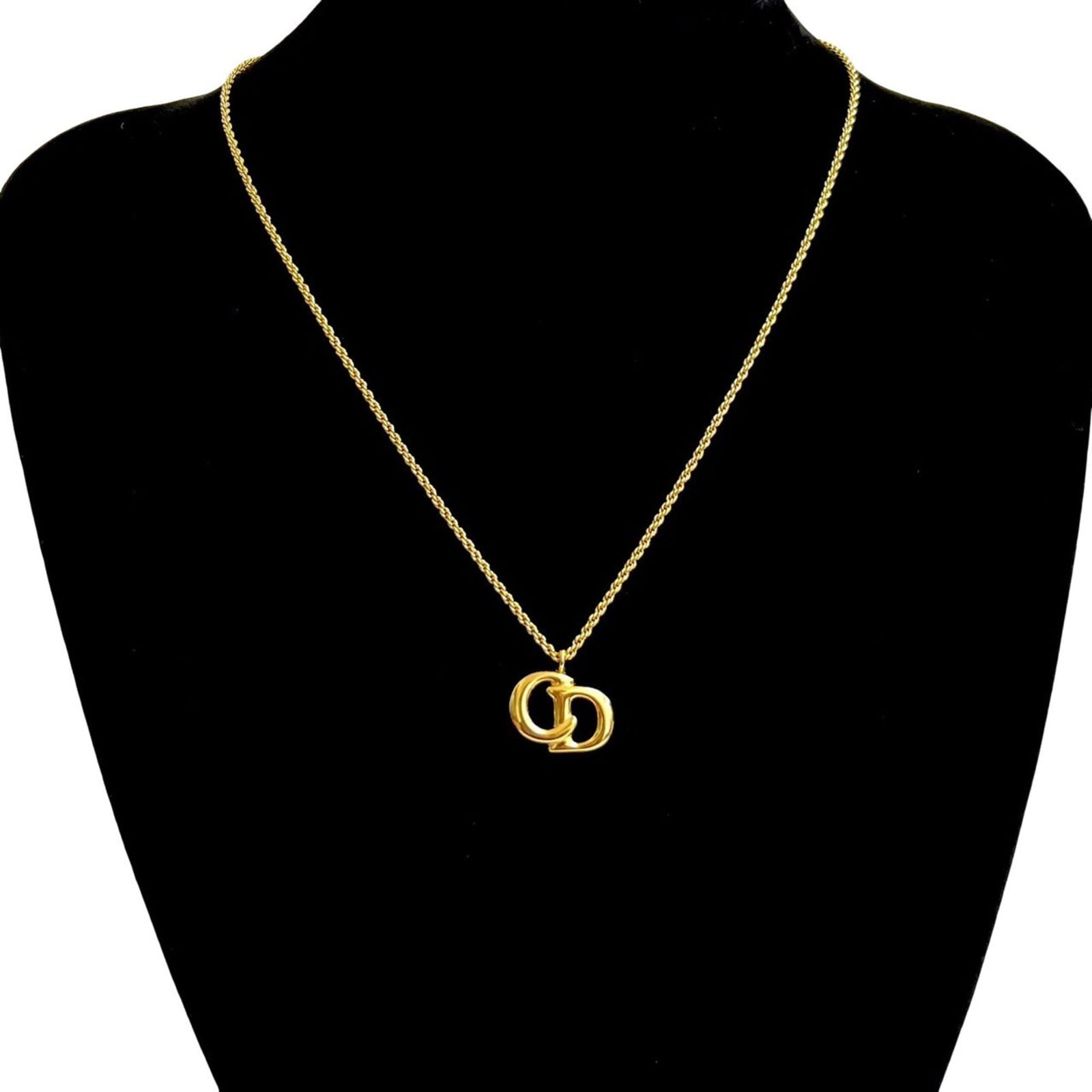 23705 Christian Dior Vintage CD Logo GP Chain Necklace Pendant Gold: 23705 Christian Dior Vintage CD Logo GP Chain Necklace Pendant Gold This listing features 23705 Christian Dior Vintage CD Logo GP Chain Necklace Pendant Gold. Item specifics are provided below. Item