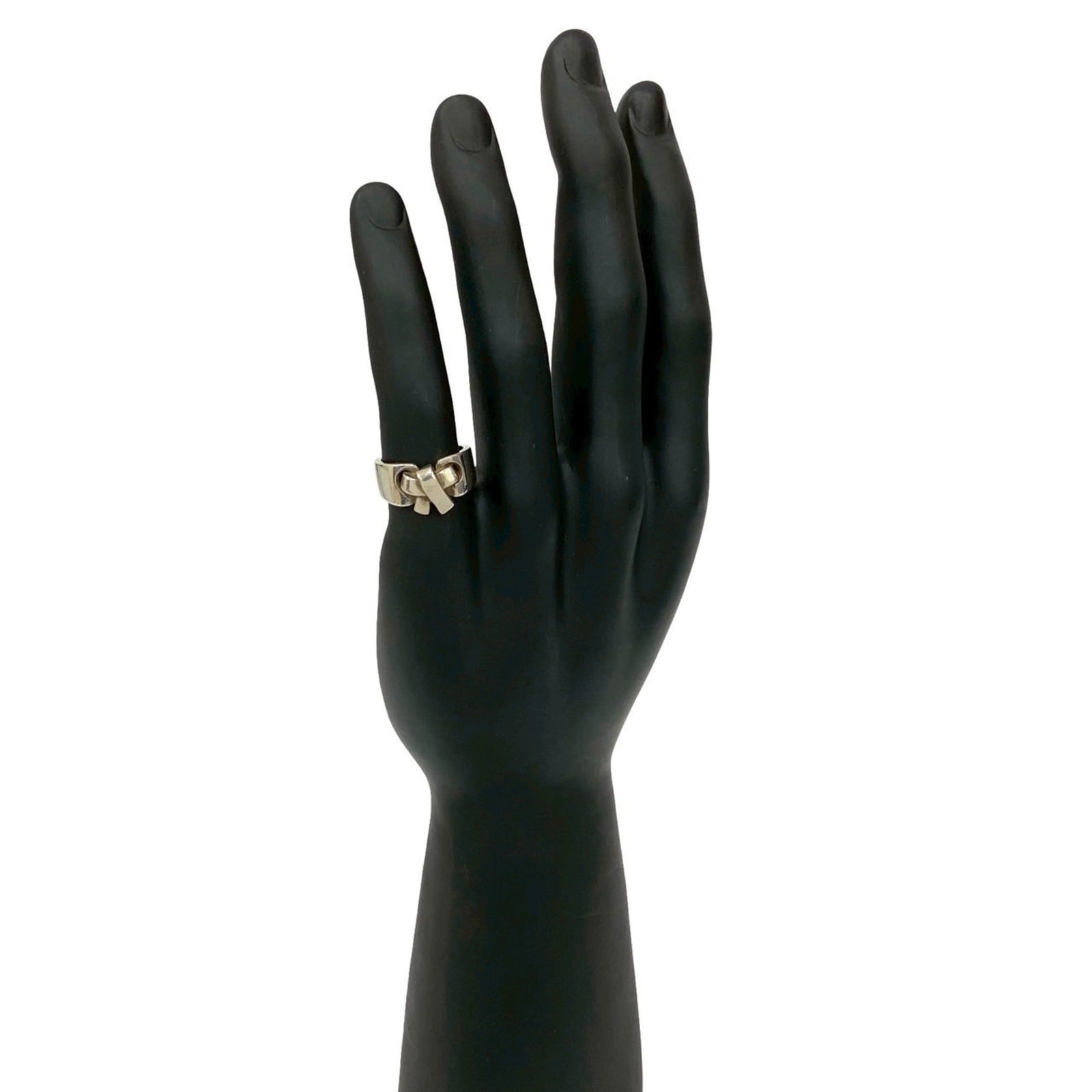 925 Hermes Band Ring Silver: 925 Hermes Band Ring Silver This listing features 925 Hermes Band Ring Silver. Item specifics are provided below. Item Specifics: Brand: Hermes Type: Band Ring Gender: Women Color: Silver Material: Si