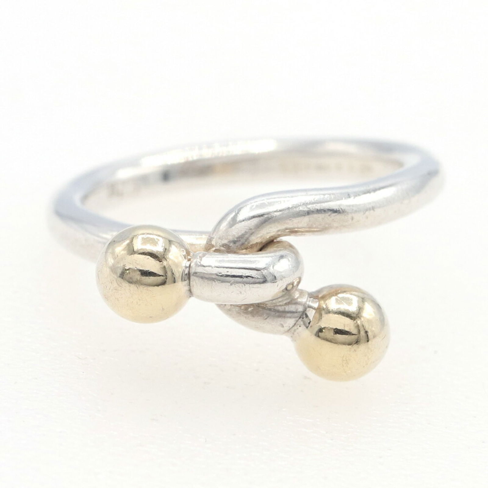 Yellow Gold (18K) - Tiffany Band Ring Sterling Silver 925: Yellow Gold (18K) - Tiffany Band Ring Sterling Silver 925 This listing features Yellow Gold (18K) - Tiffany Band Ring Sterling Silver 925. Item specifics are provided below. Item Specifics: Brand: