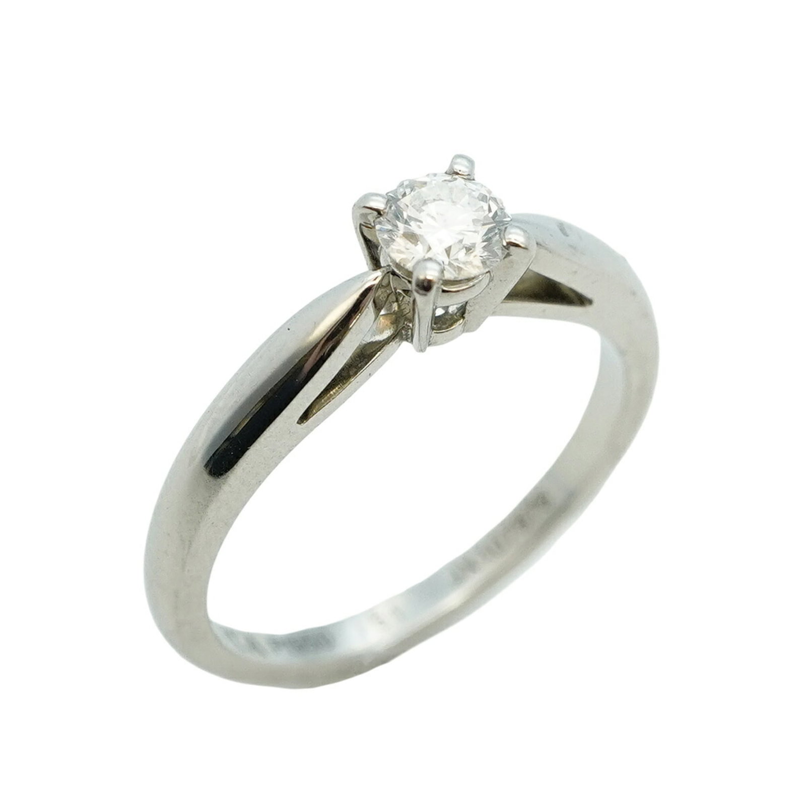 950 Van Cleef & Arpels Band Ring Platinum: 950 Van Cleef & Arpels Band Ring Platinum This listing features 950 Van Cleef & Arpels Band Ring Platinum. Item specifics are provided below. Item Specifics: Brand: Van Cleef & Arpels Type: Band