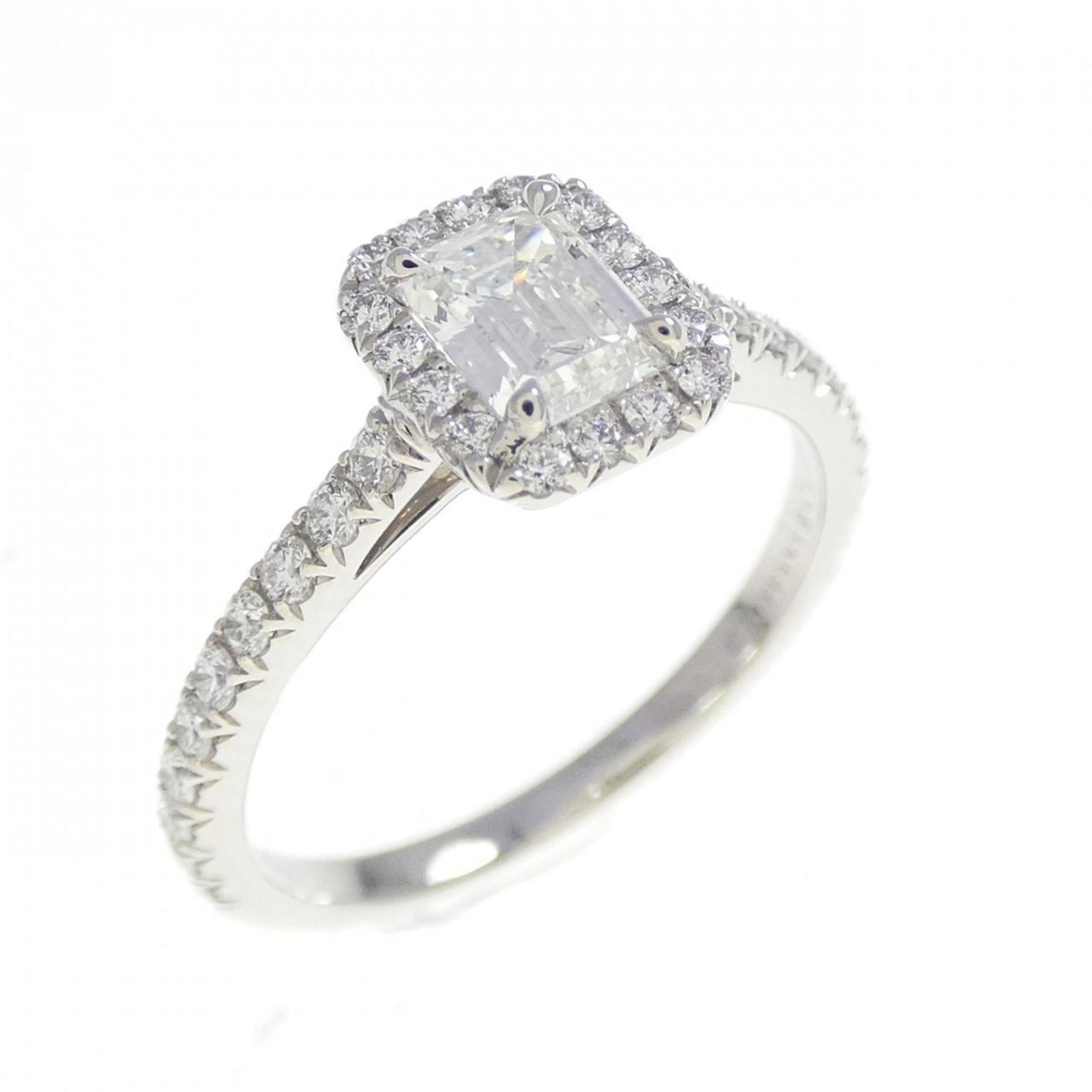 Ring Tiffany Band: Ring Tiffany Band This listing features Ring Tiffany Band. Item specifics are provided below. Item Specifics: Brand: Tiffany Type: Band Ring Gender: Women Metal: Platinum Metal Purity: Platinum950