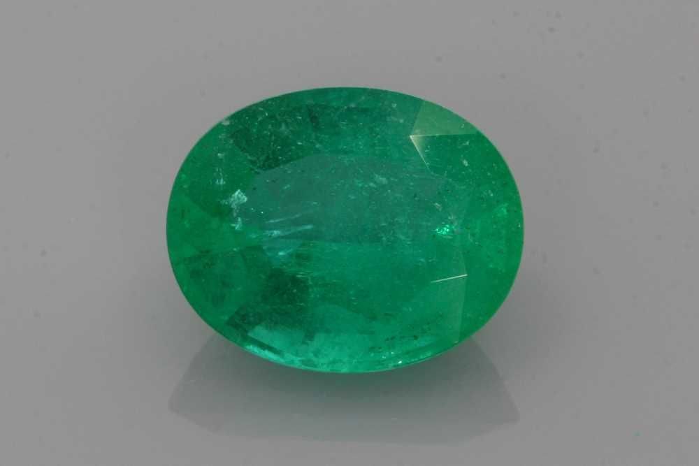 Loose Emerald Gemstone - Oval 2.8ct Green SI: Loose Emerald Gemstone - Oval 2.8ct Green SI This listing features Loose Emerald Gemstone - Oval 2.8ct Green SI. Item specifics are provided below. Item Specifics: Type: Emerald Carat: 2.8 Cut: