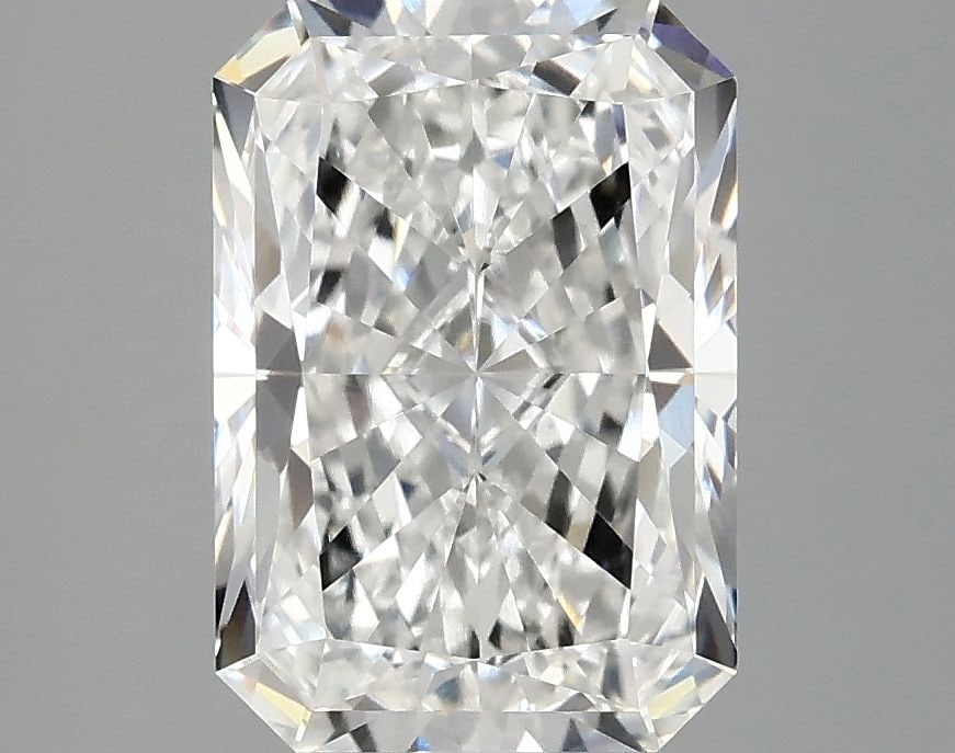 Loose Lab Diamond - IGI Radiant 3.1ct E VVS2: Loose Lab Diamond - IGI Radiant 3.1ct E VVS2 This listing features Loose Lab Diamond - IGI Radiant 3.1ct E VVS2. Item specifics are provided below. Item Specifics: Source: This Is A Real Diamond