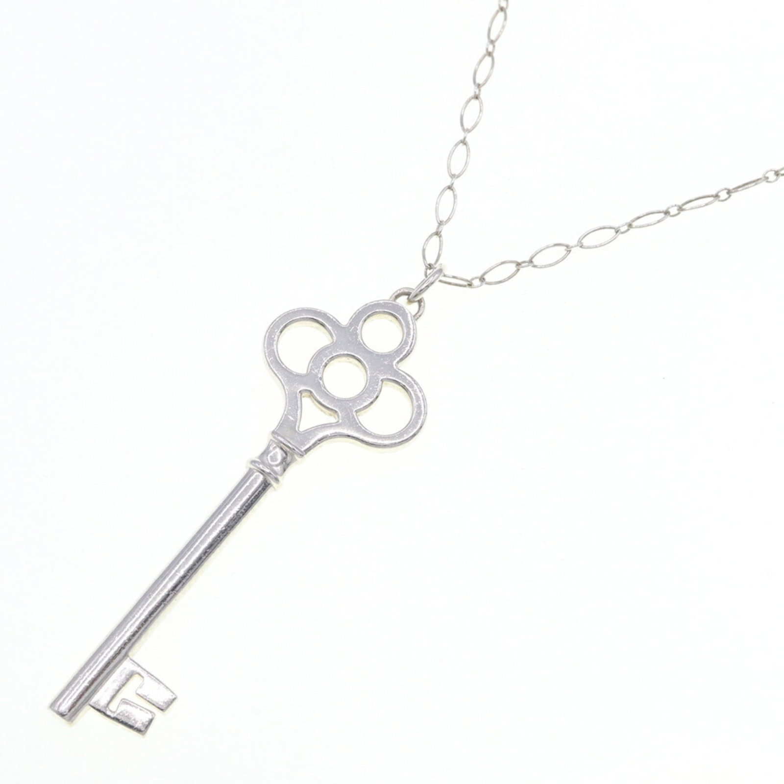 TIFFANY CO - Tiffany & Co. Crown Key Pendant Necklace with Oval Chain - 925 Sterling Silver - Key -: TIFFANY CO - Tiffany & Co. Crown Key Pendant Necklace with Oval Chain - 925 Sterling Silver - Key - Women's This listing features TIFFANY CO - Tiffany & Co. Crown Key Pendant Necklace with Oval Chain