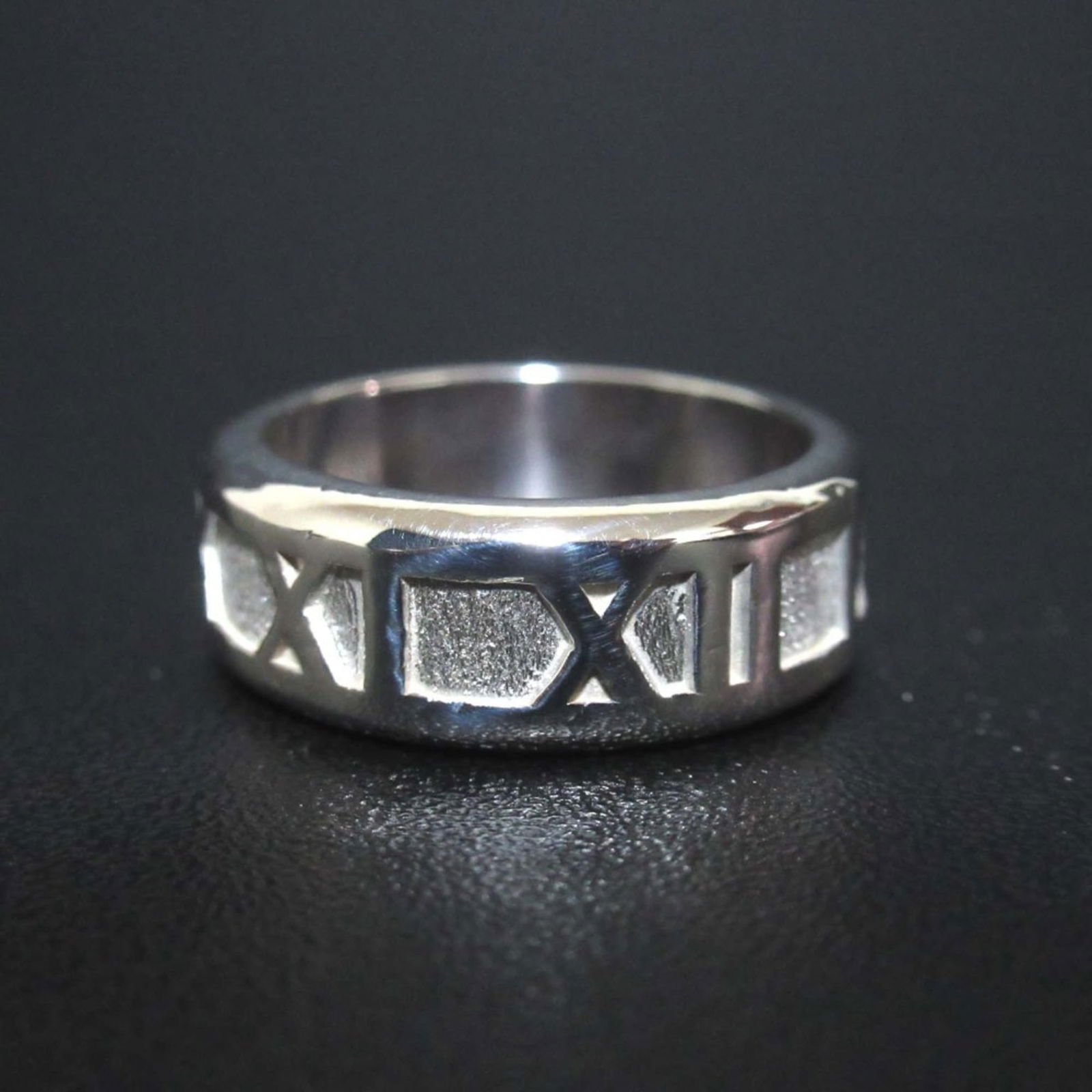 Women Tiffany & Co. Atlas Medium Ring in 925 SV Silver for: Women Tiffany & Co. Atlas Medium Ring in 925 SV Silver for This listing features Women Tiffany & Co. Atlas Medium Ring in 925 SV Silver for. Item specifics are provided below. Item Specifics: Brand: