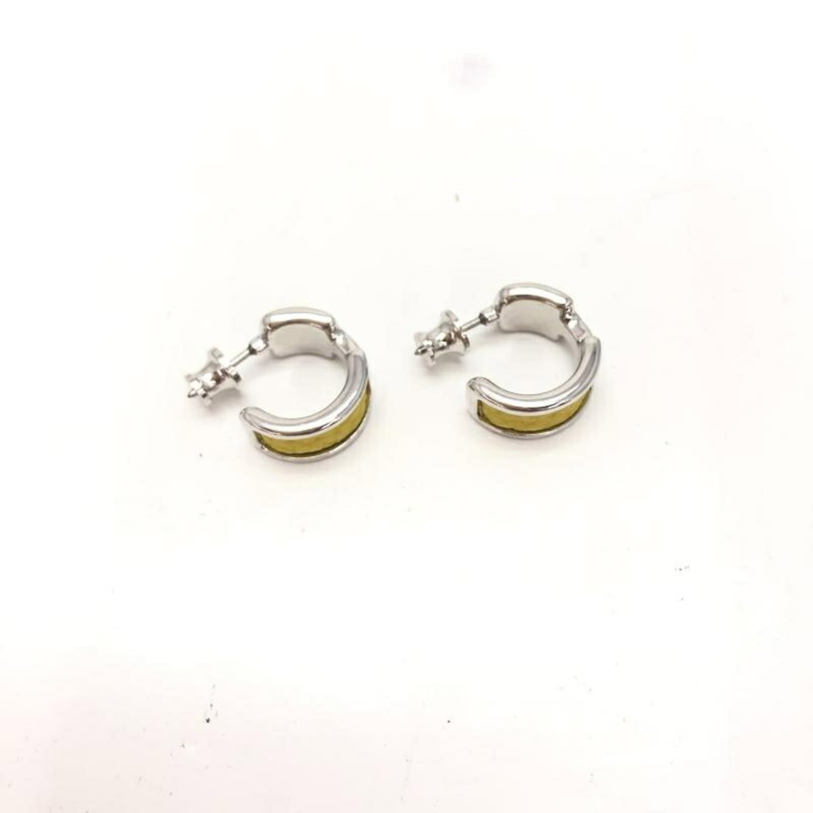 Earrings Hermes Hoop: Earrings Hermes Hoop This listing features Earrings Hermes Hoop. Item specifics are provided below. Item Specifics: Brand: Hermes Type: Hoop Earrings Gender: Women Color: Silver Size (Hxwxd):