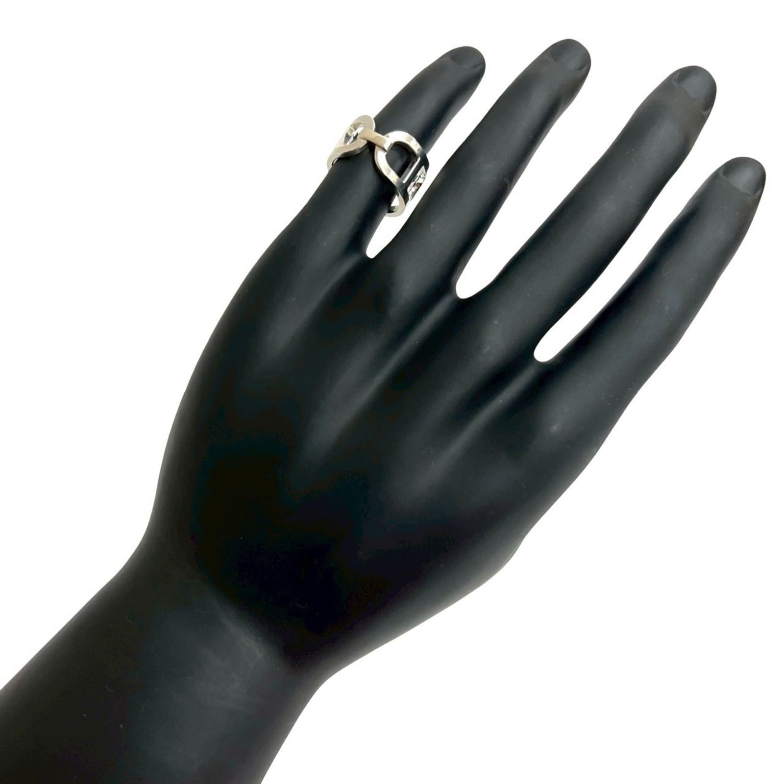 925 Hermes Band Ring Silver: 925 Hermes Band Ring Silver This listing features 925 Hermes Band Ring Silver. Item specifics are provided below. Item Specifics: Brand: Hermes Type: Band Ring Gender: Women Color: Silver Material: Si