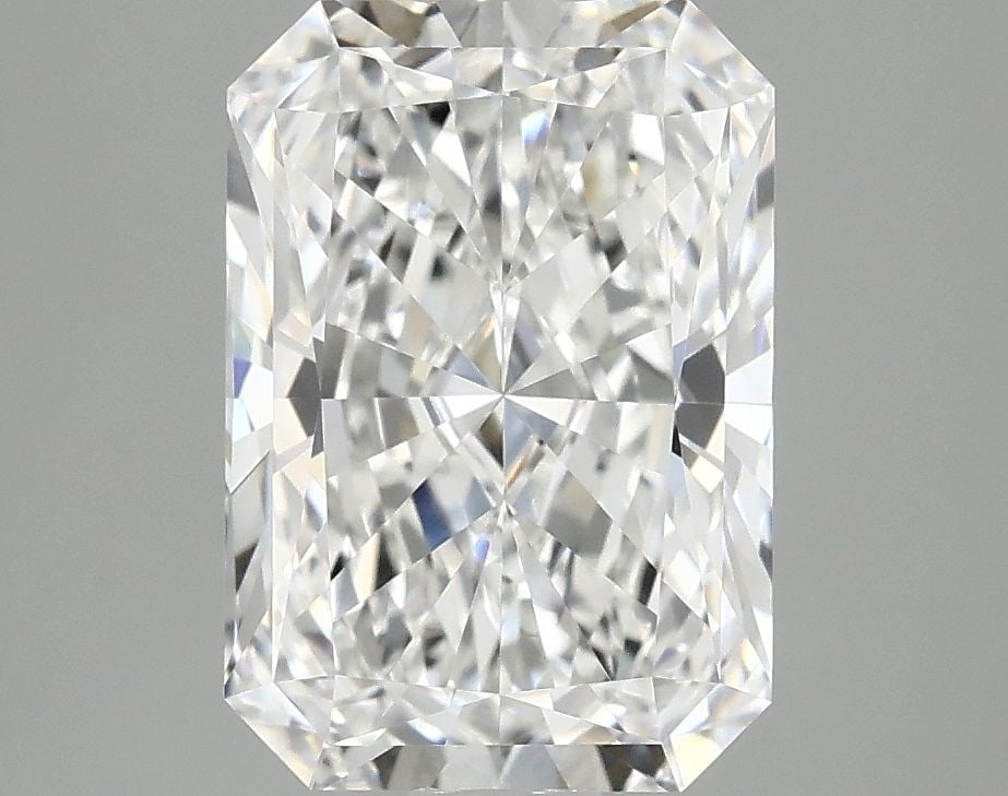 Loose Lab Diamond - IGI Radiant 3.07ct E VVS2: Loose Lab Diamond - IGI Radiant 3.07ct E VVS2 This listing features Loose Lab Diamond - IGI Radiant 3.07ct E VVS2. Item specifics are provided below. Item Specifics: Source: This Is A Real Diamond