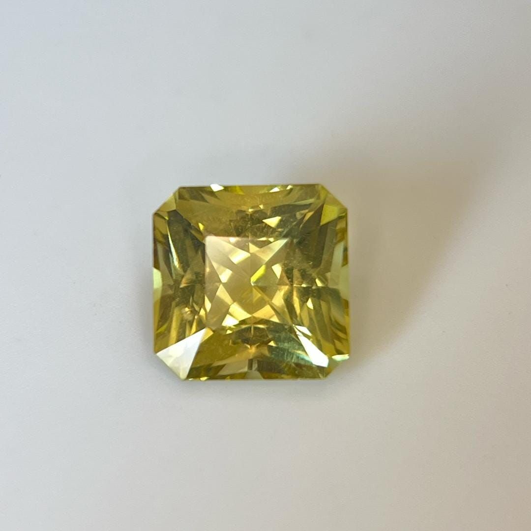 Loose Beryl Gemstone - Emerald 3.3ct Yellow SI (1 of 1)