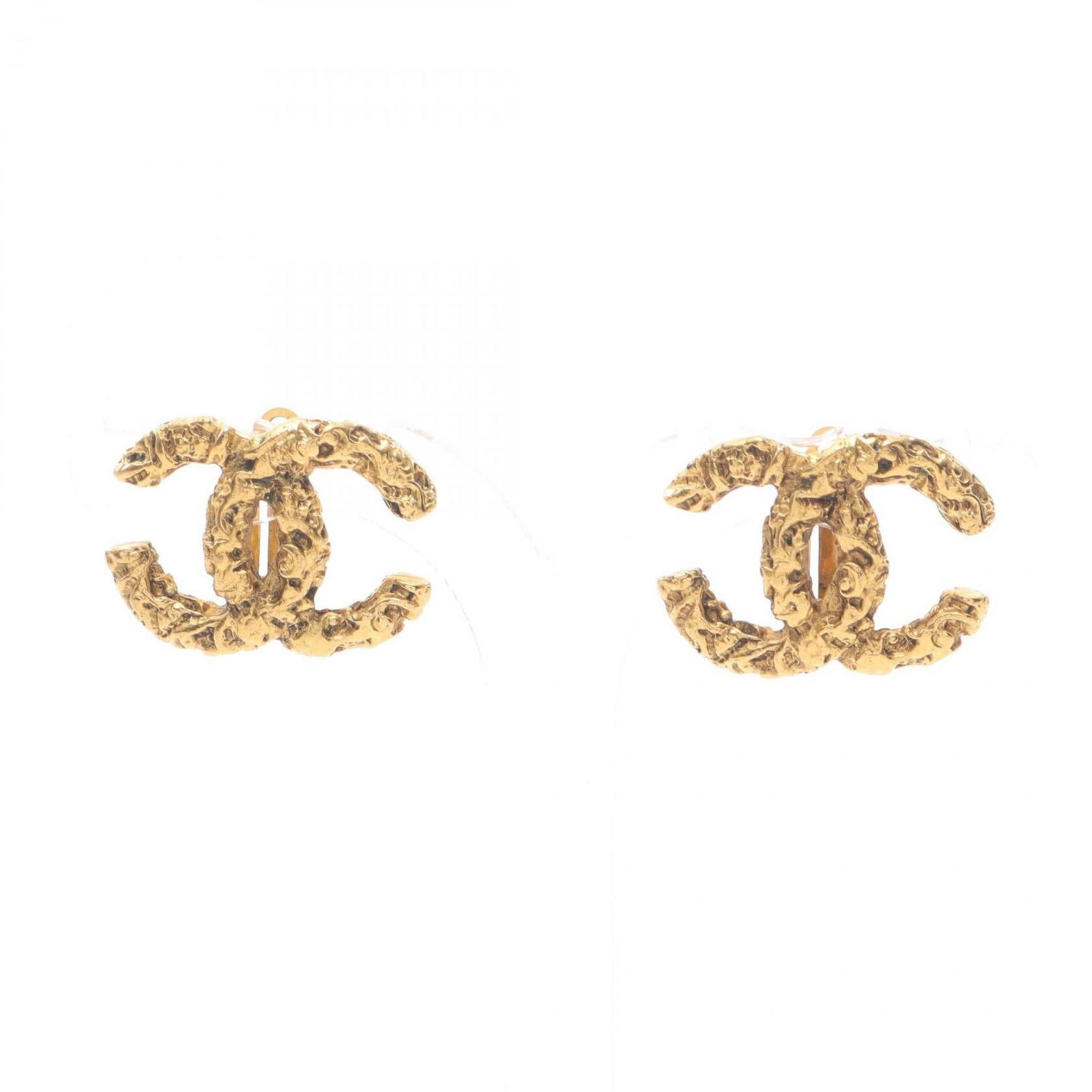 Plating Chanel Clip Earrings Gold: Plating Chanel Clip Earrings Gold This listing features Plating Chanel Clip Earrings Gold. Item specifics are provided below. Item Specifics: Brand: Chanel Type: Clip Earrings Gender: Women Material:
