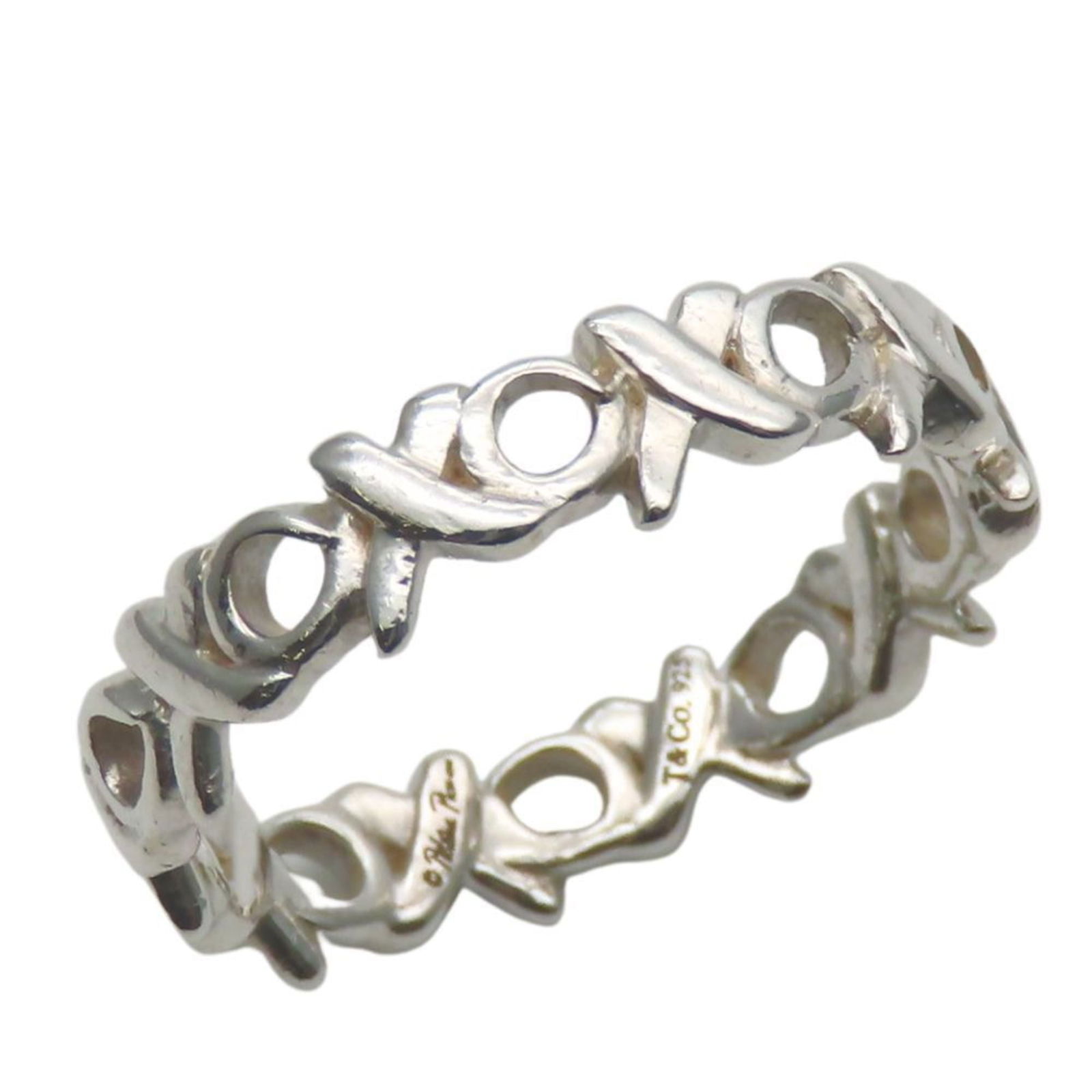 925 Tiffany Band Ring Silver: 925 Tiffany Band Ring Silver This listing features 925 Tiffany Band Ring Silver. Item specifics are provided below. Item Specifics: Brand: Tiffany Type: Band Ring Gender: Women Color: Silver