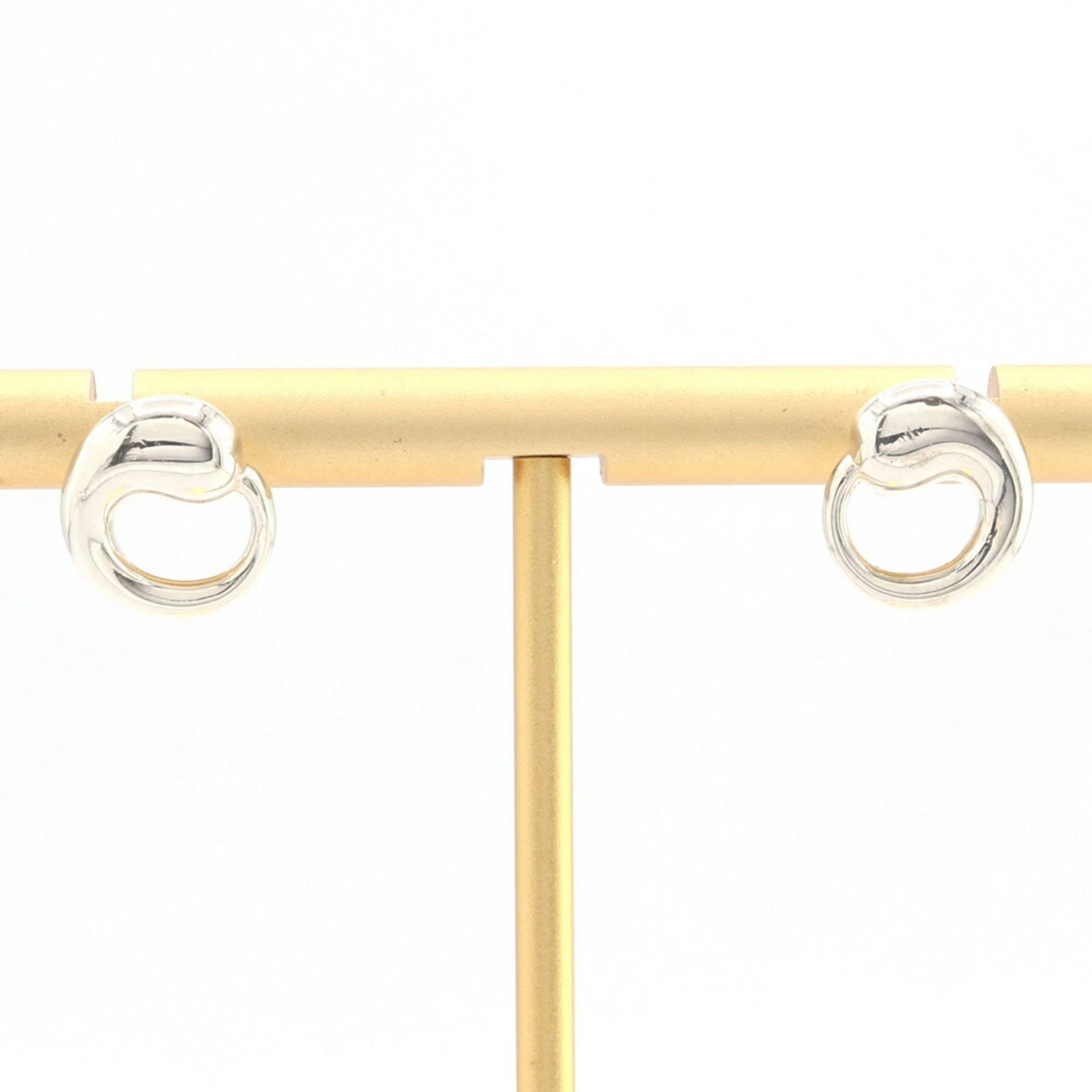 925 Tiffany Stud Earrings Sterling Silver: 925 Tiffany Stud Earrings Sterling Silver This listing features 925 Tiffany Stud Earrings Sterling Silver. Item specifics are provided below. Item Specifics: Brand: Tiffany Type: Stud Earrings