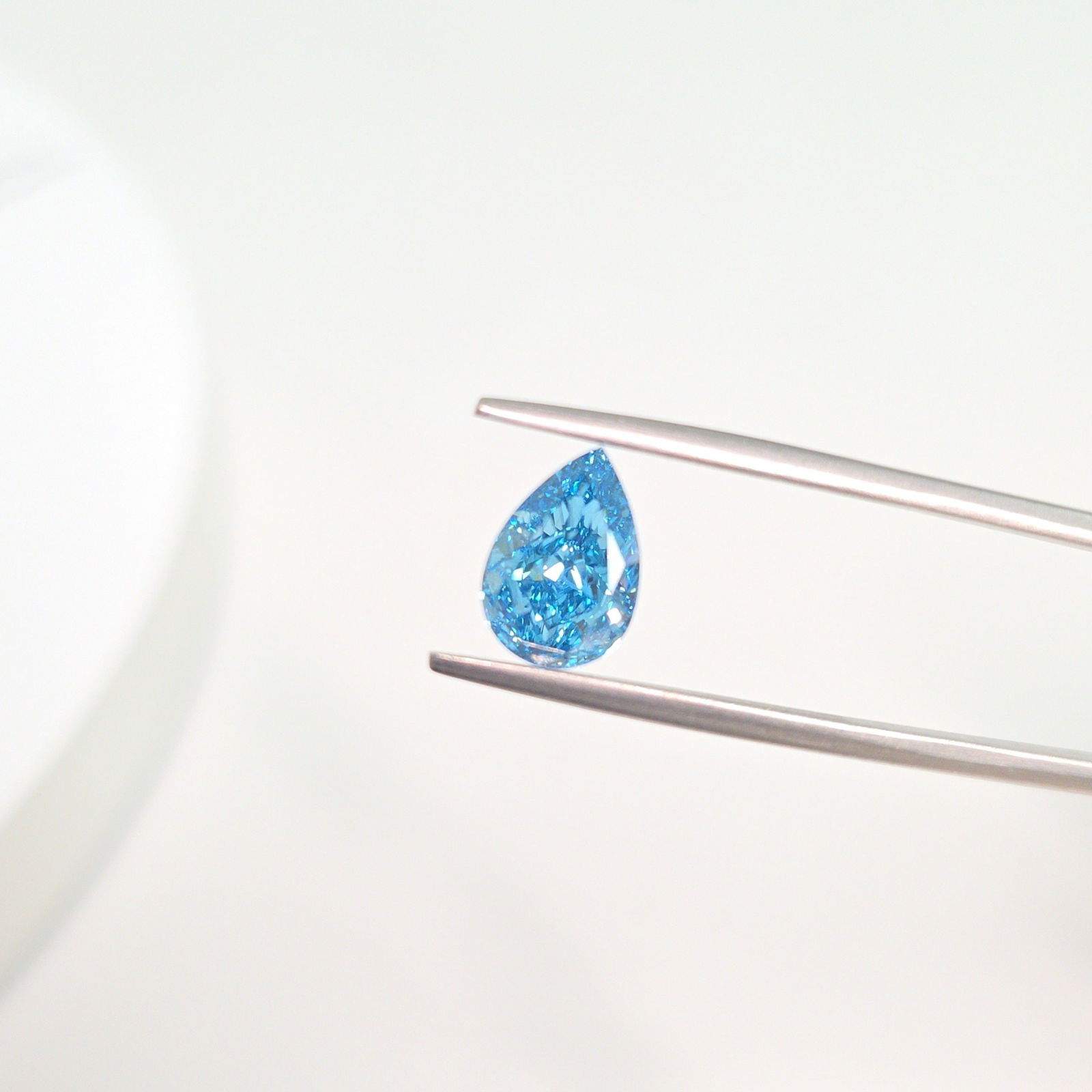 Loose Lab Diamond - IGI Pear 1.72ct Fancy Vivid Blue VVS2: Loose Lab Diamond - IGI Pear 1.72ct Fancy Vivid Blue VVS2 This listing features Loose Lab Diamond - IGI Pear 1.72ct Fancy Vivid Blue VVS2. Item specifics are provided below. Item Specifics: Source: