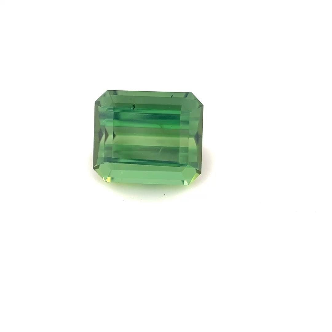 Loose Tourmaline Gemstone - Emerald 2.53ct Green SI: Loose Tourmaline Gemstone - Emerald 2.53ct Green SI This listing features Loose Tourmaline Gemstone - Emerald 2.53ct Green SI. Item specifics are provided below. Item Specifics: Type: Tourmaline