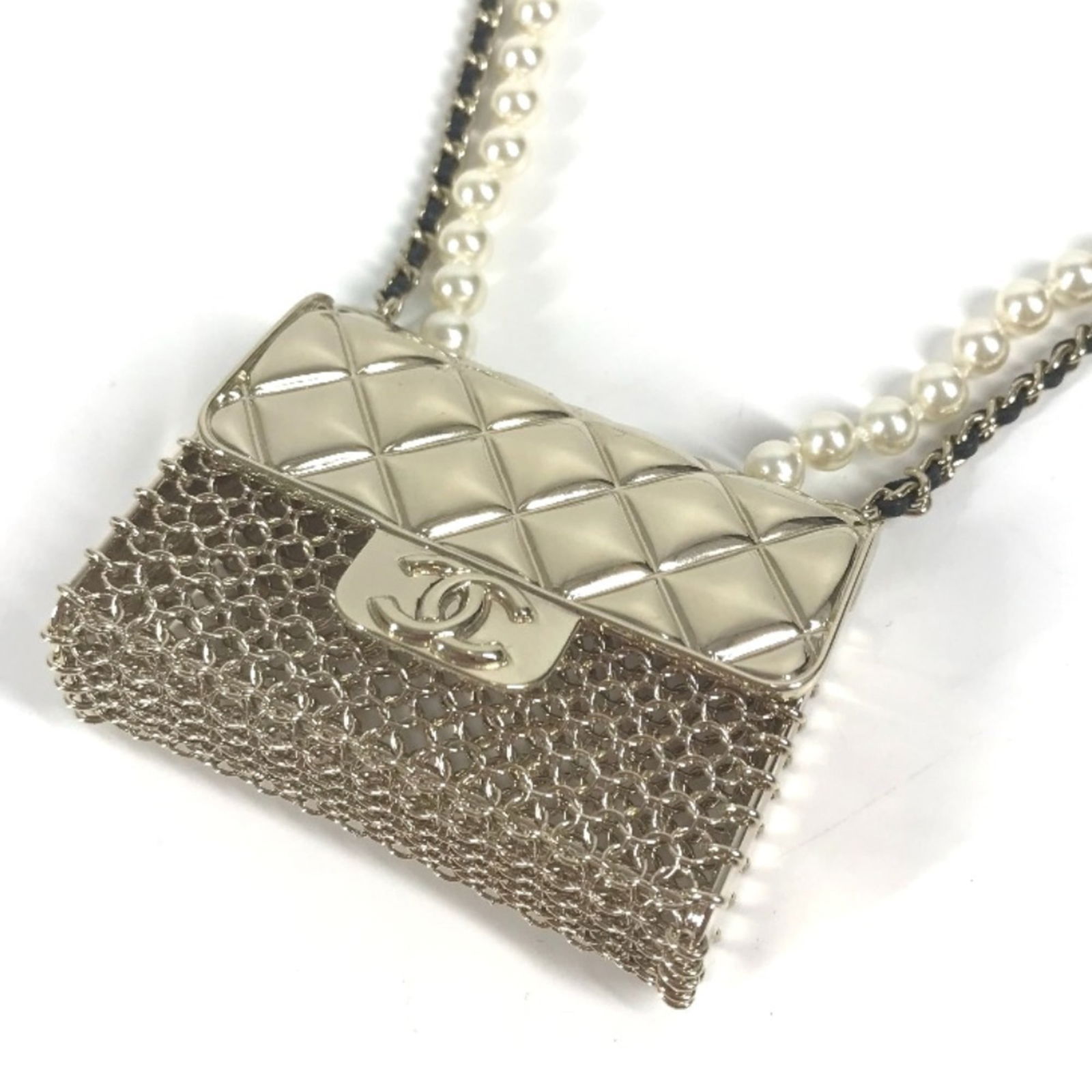 Women's - CHANEL B21S CC Coco Mark Matelasse Bag Chain with Faux Pearl Long Necklace - Gold - Like: Women's - CHANEL B21S CC Coco Mark Matelasse Bag Chain with Faux Pearl Long Necklace - Gold - Like New This listing features Women's - CHANEL B21S CC Coco Mark Matelasse Bag Chain with Faux Pearl