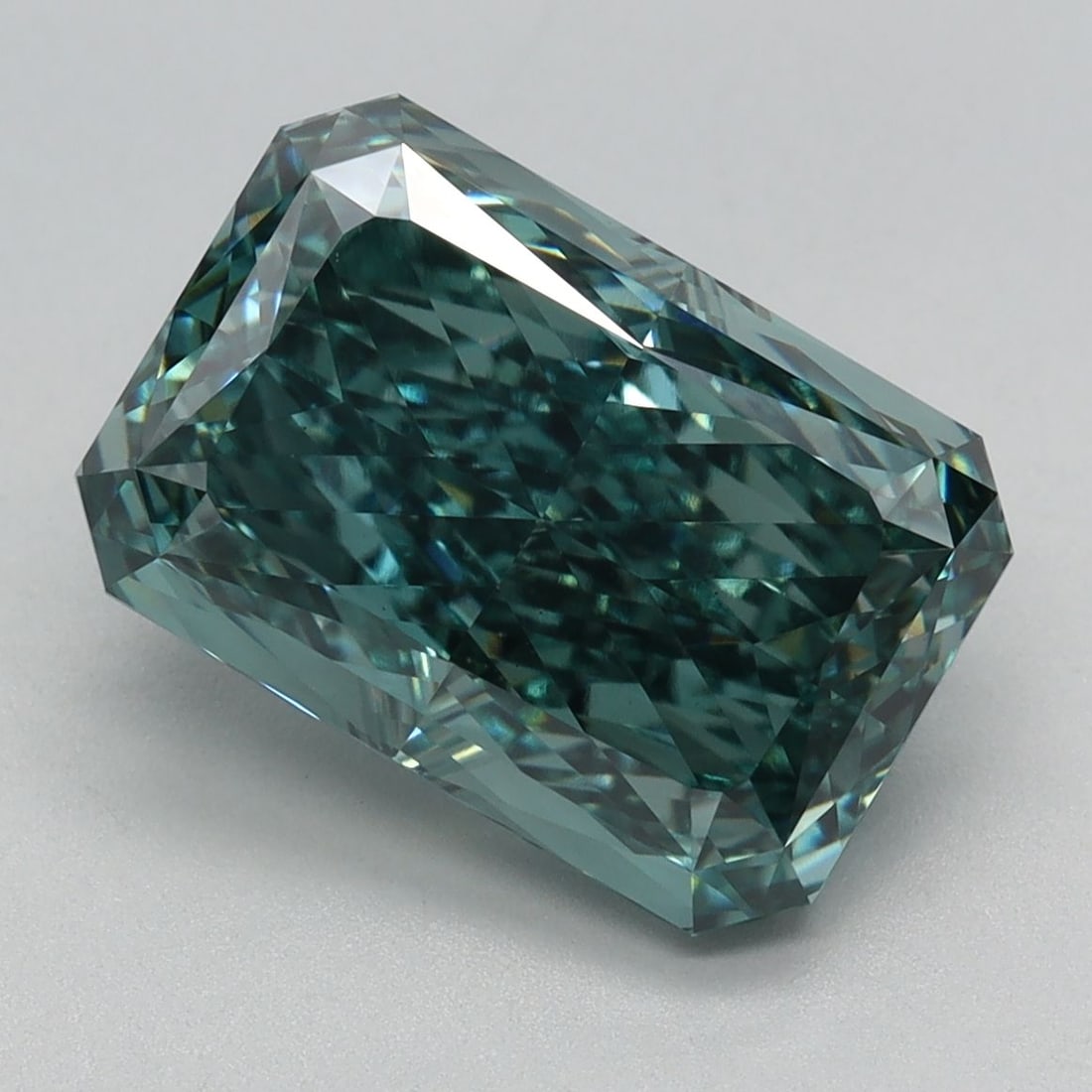 Loose Lab Diamond - IGI Radiant 3.72ct Fancy Vivid Green VS1: Loose Lab Diamond - IGI Radiant 3.72ct Fancy Vivid Green VS1 This listing features Loose Lab Diamond - IGI Radiant 3.72ct Fancy Vivid Green VS1. Item specifics are provided below. Item Specifics: