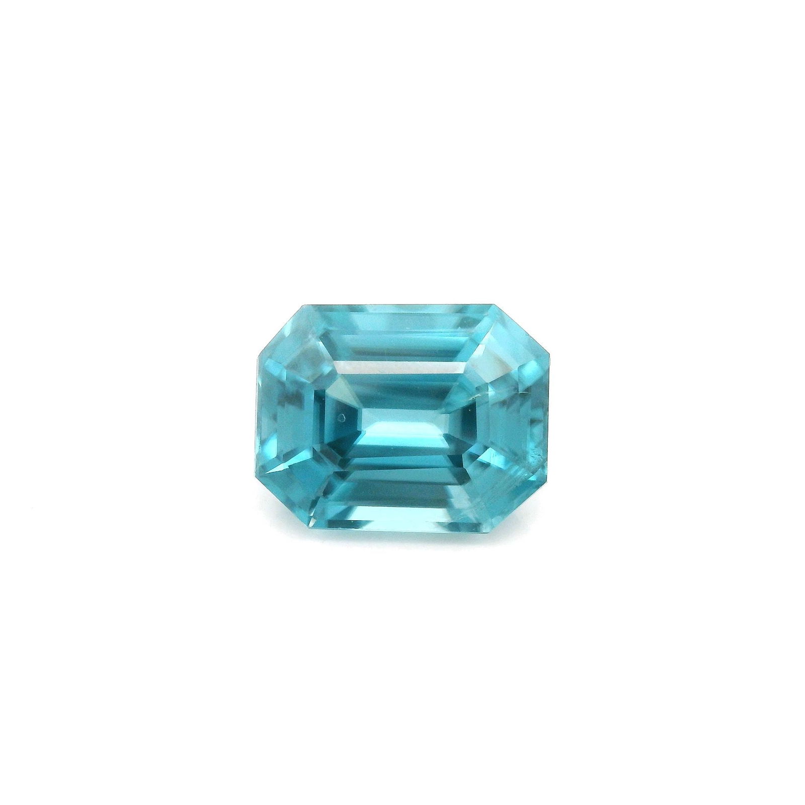 Loose Zircon Gemstone - GSI Octagonal 3.57ct Blue EC: Loose Zircon Gemstone - GSI Octagonal 3.57ct Blue EC This listing features Loose Zircon Gemstone - GSI Octagonal 3.57ct Blue EC. Item specifics are provided below. Item Specifics: Type: Zircon