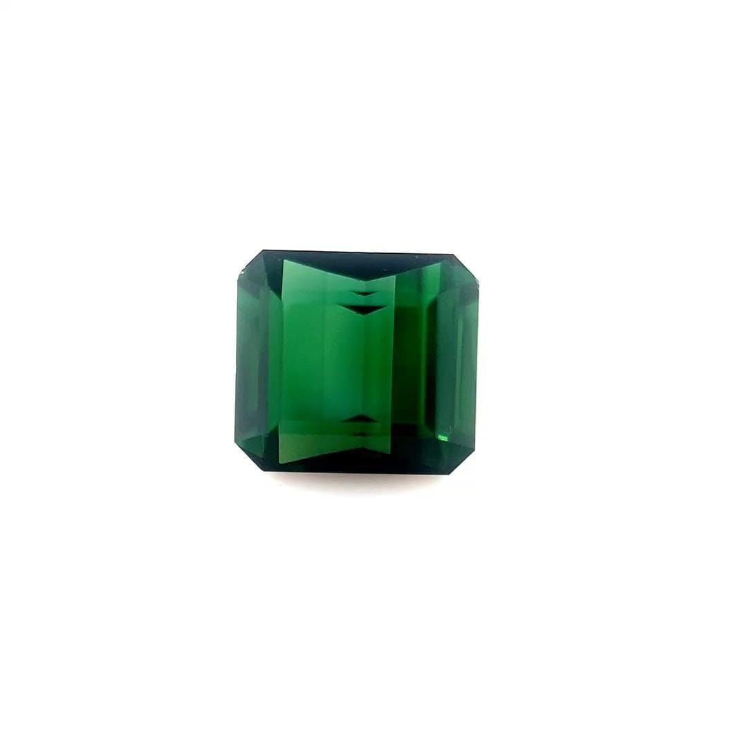 Loose Tourmaline Gemstone - Emerald 2.5ct Green SI: Loose Tourmaline Gemstone - Emerald 2.5ct Green SI This listing features Loose Tourmaline Gemstone - Emerald 2.5ct Green SI. Item specifics are provided below. Item Specifics: Type: Tourmaline