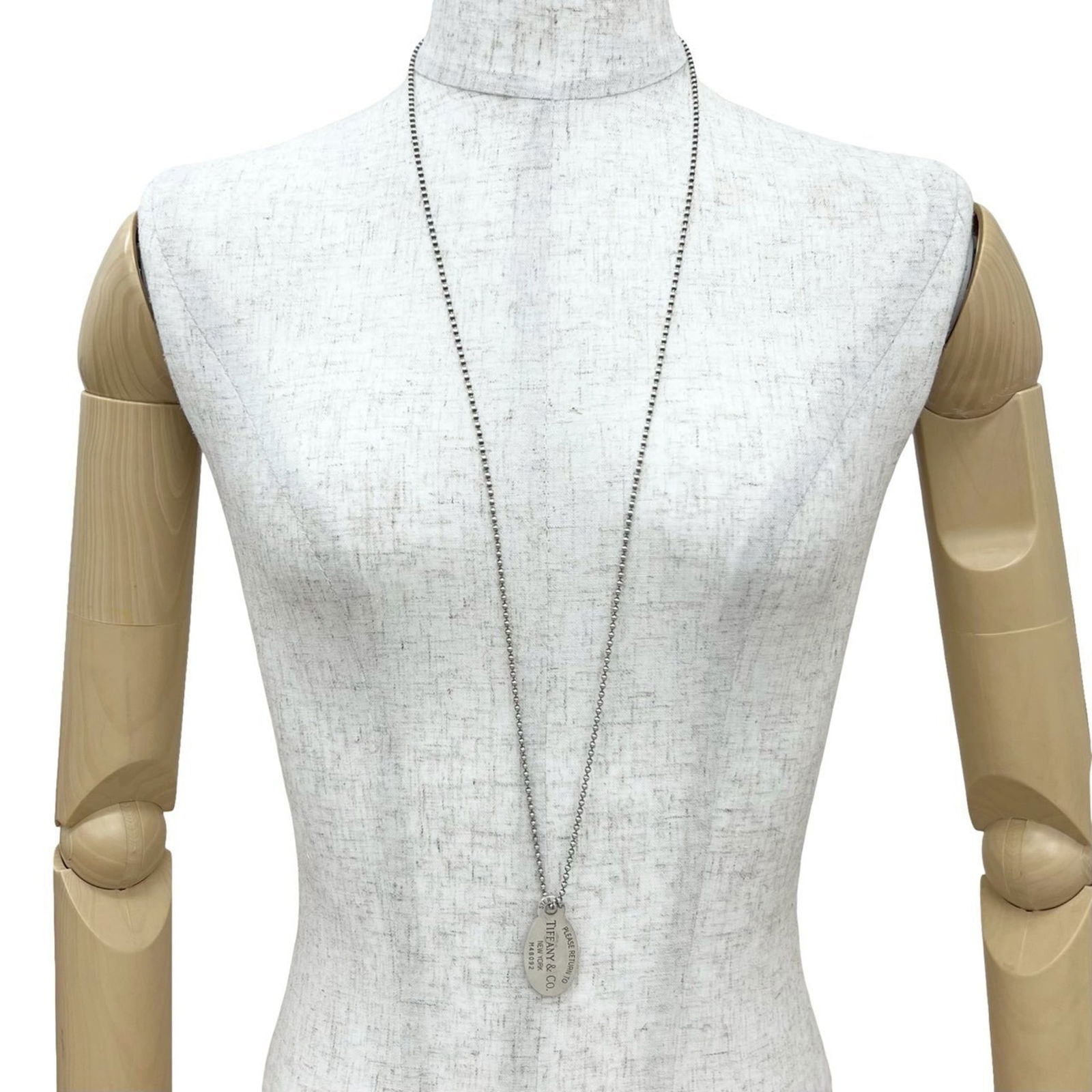 14141 - TIFFANY & Co. Tiffany Return to Oval Tag Necklace in Sterling Silver - Pendant - Choker: 14141 - TIFFANY & Co. Tiffany Return to Oval Tag Necklace in Sterling Silver - Pendant - Choker This listing features 14141 - TIFFANY & Co. Tiffany Return to Oval Tag Necklace in Sterling Silver -